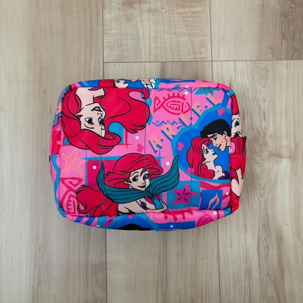 ※上限あり予約※3種類 NOSTALGICA DISNEY 総柄シリーズ キルティングポーチ 5月中の出荷予定