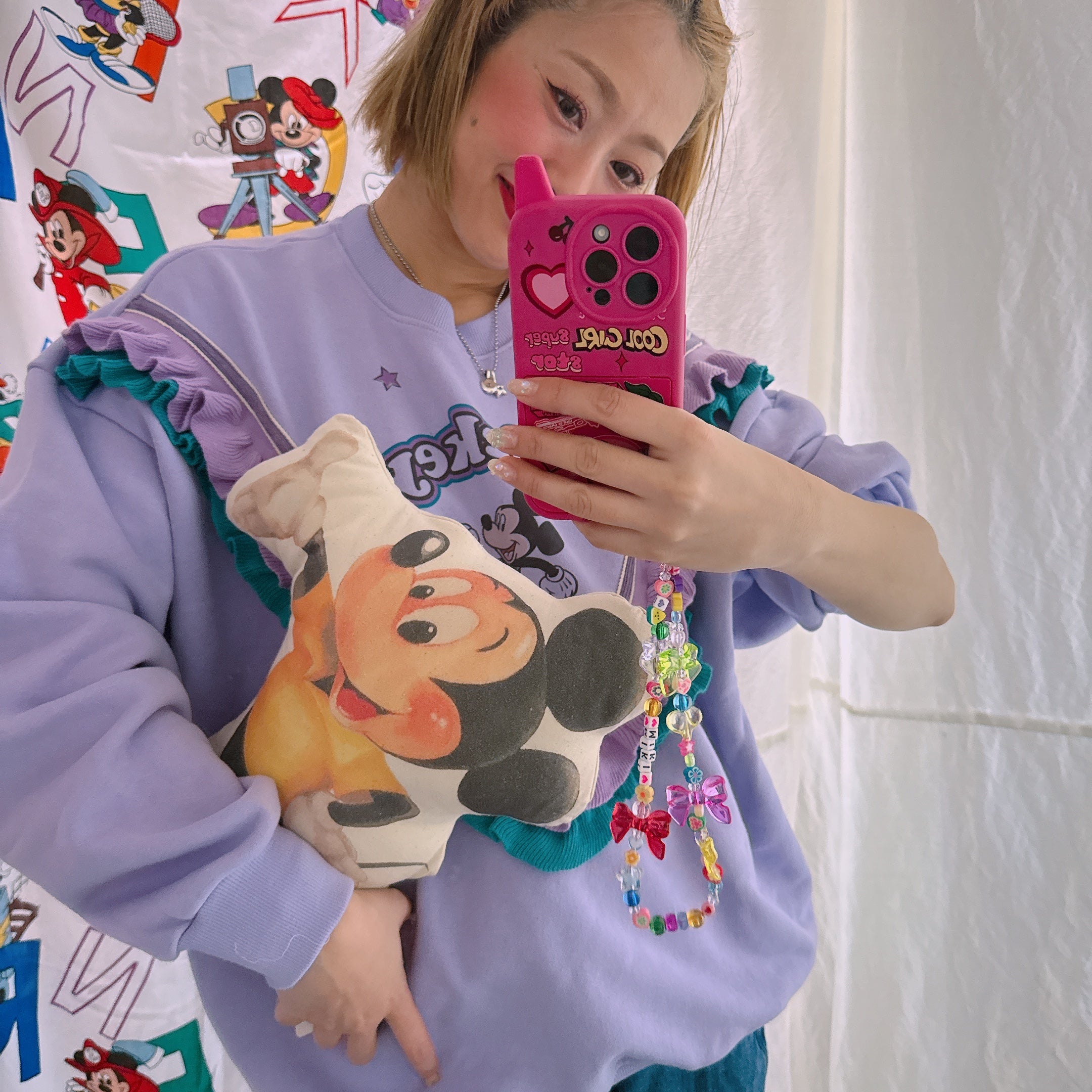 再販即納 NEWライン American Paradiseディズニーシリーズ ダイカットクッション 4〜5営業日で出荷予定
