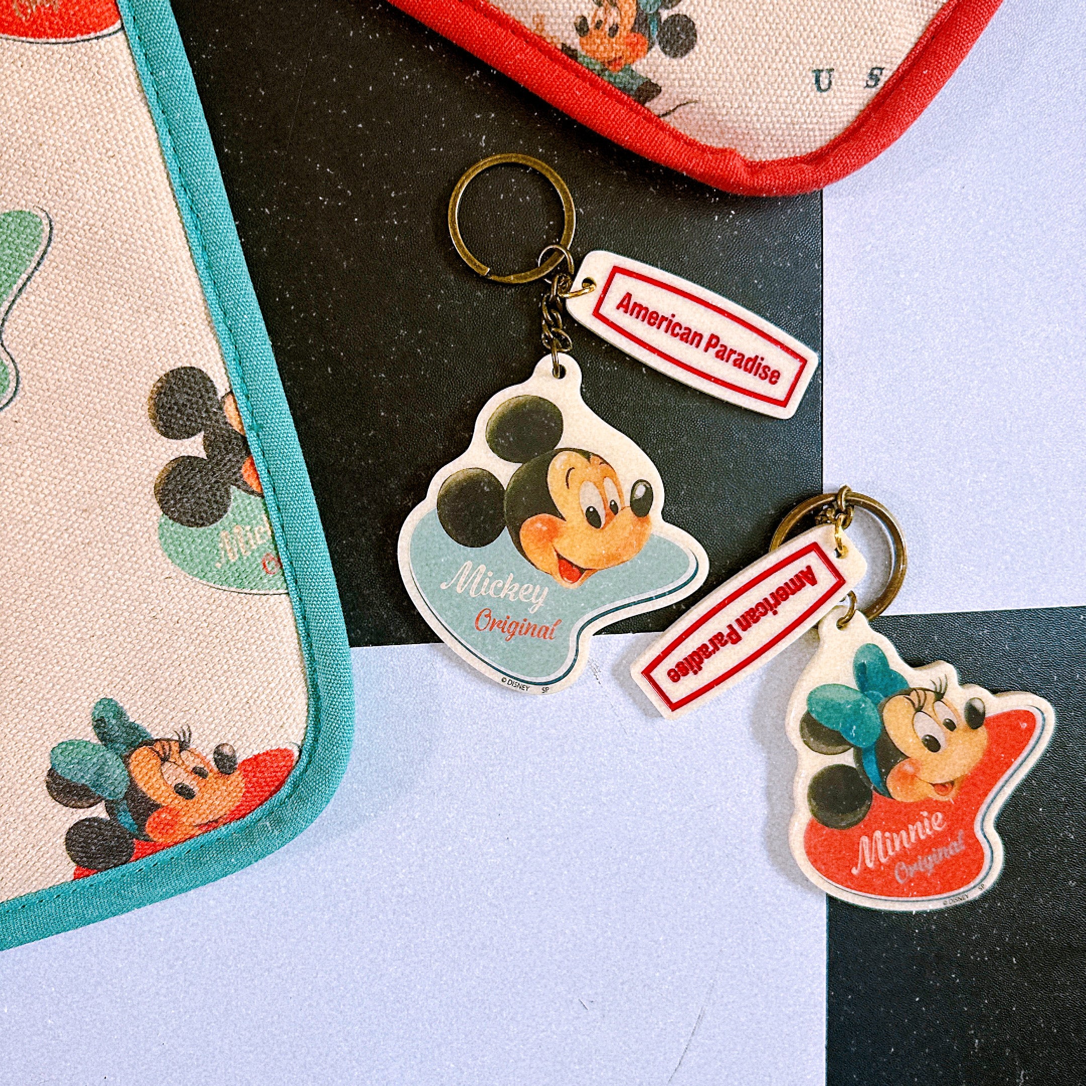 即納 NEWライン American Paradiseディズニーシリーズ アクリルキーホルダー
