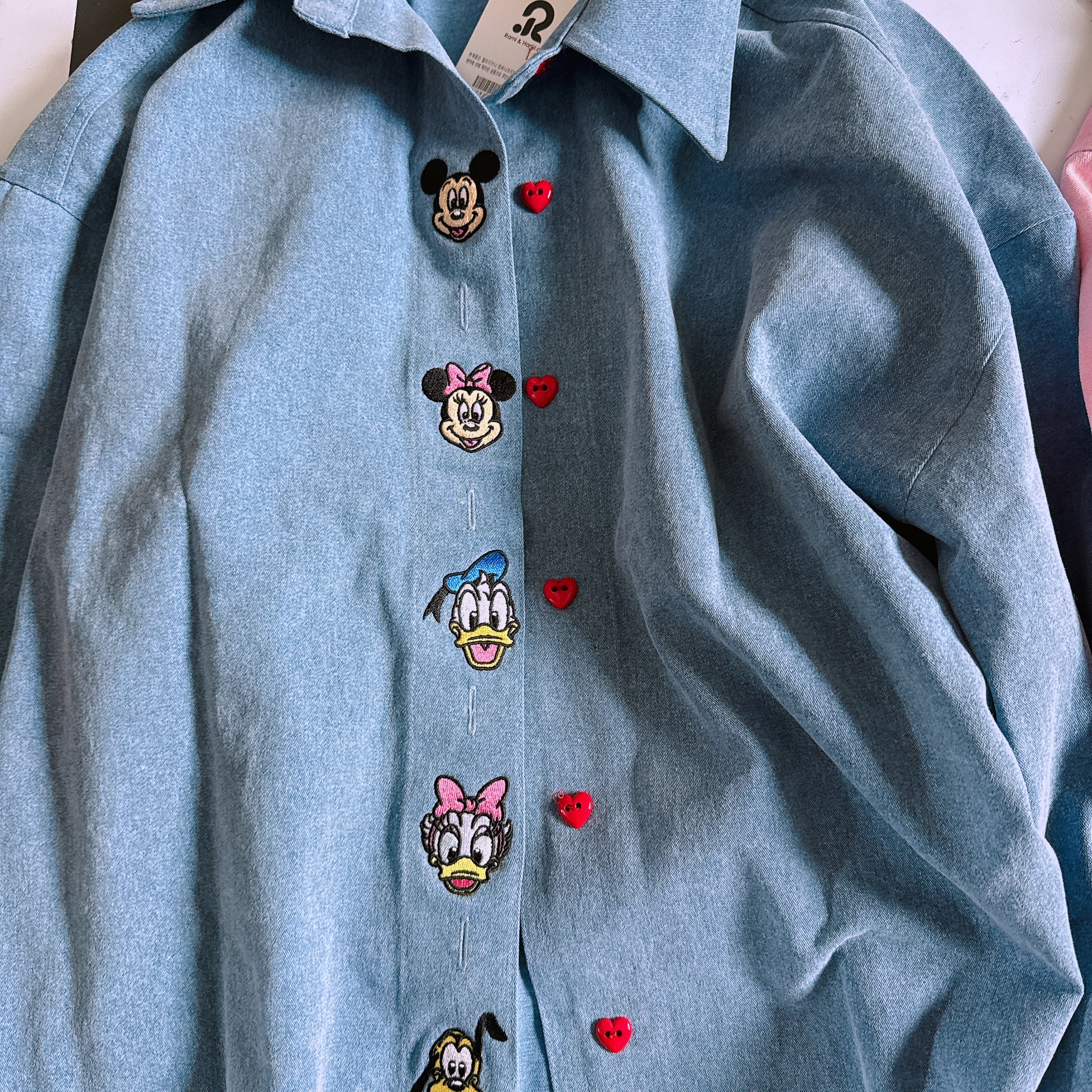 ※再再再再再再販生産分※2色 ミッキーフレンズ刺繍ハートボタンシャツ 11月上旬〜中旬頃出荷予定