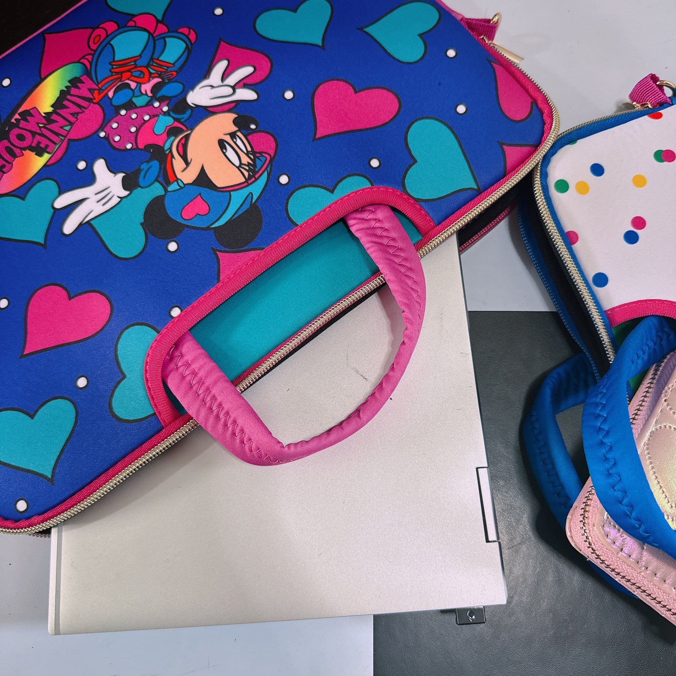 即納 2色 NOSTALGICA DISNEY ミキミニシリーズ ドキュメントバッグ 4〜5営業日で出荷予定