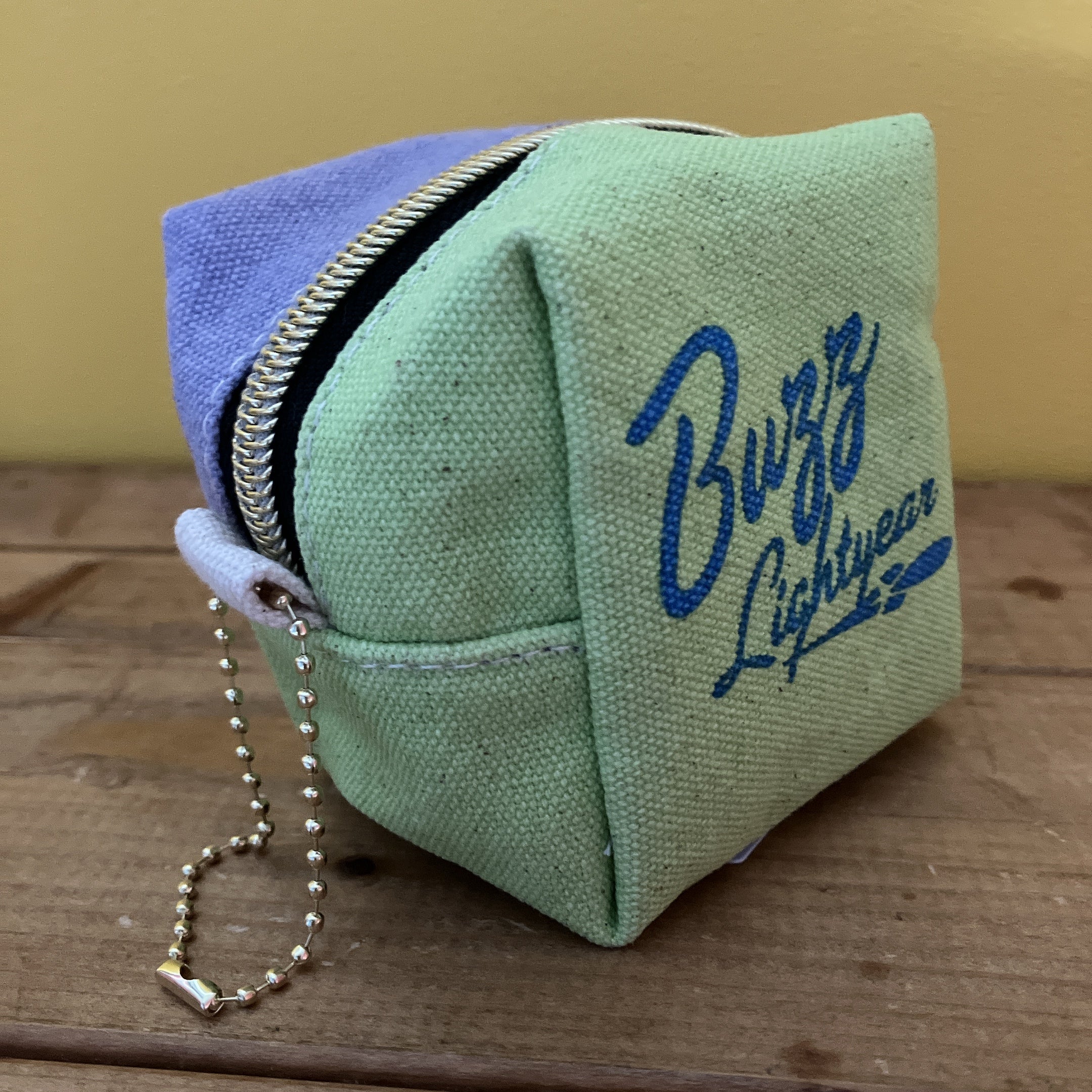 ※Reservation※ Two types: Woody & Buzz cube pouches. Delivery by August.