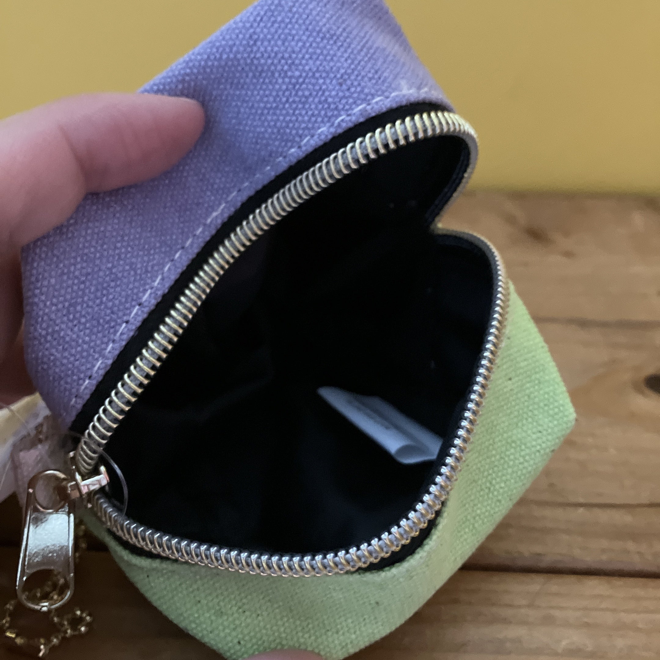 ※Reservation※ Two types: Woody & Buzz cube pouches. Delivery by August.