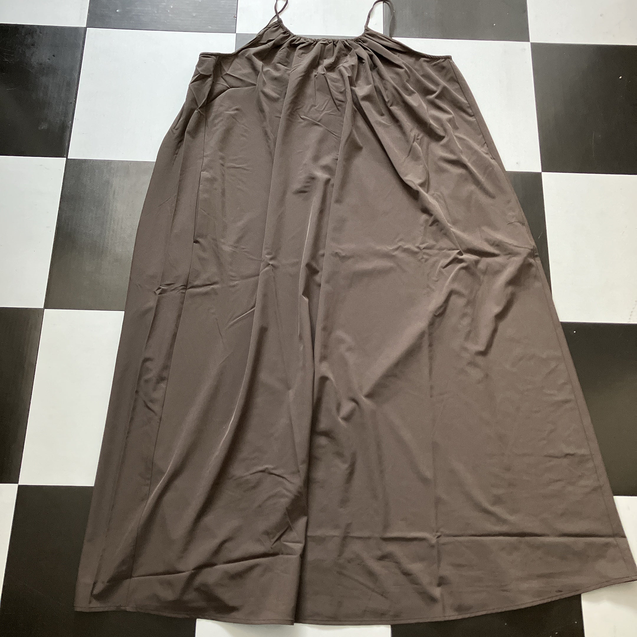 *Pre-order with limited quantity* Two-color amphibious UV-cut camisole dress. Shipping scheduled for August.
