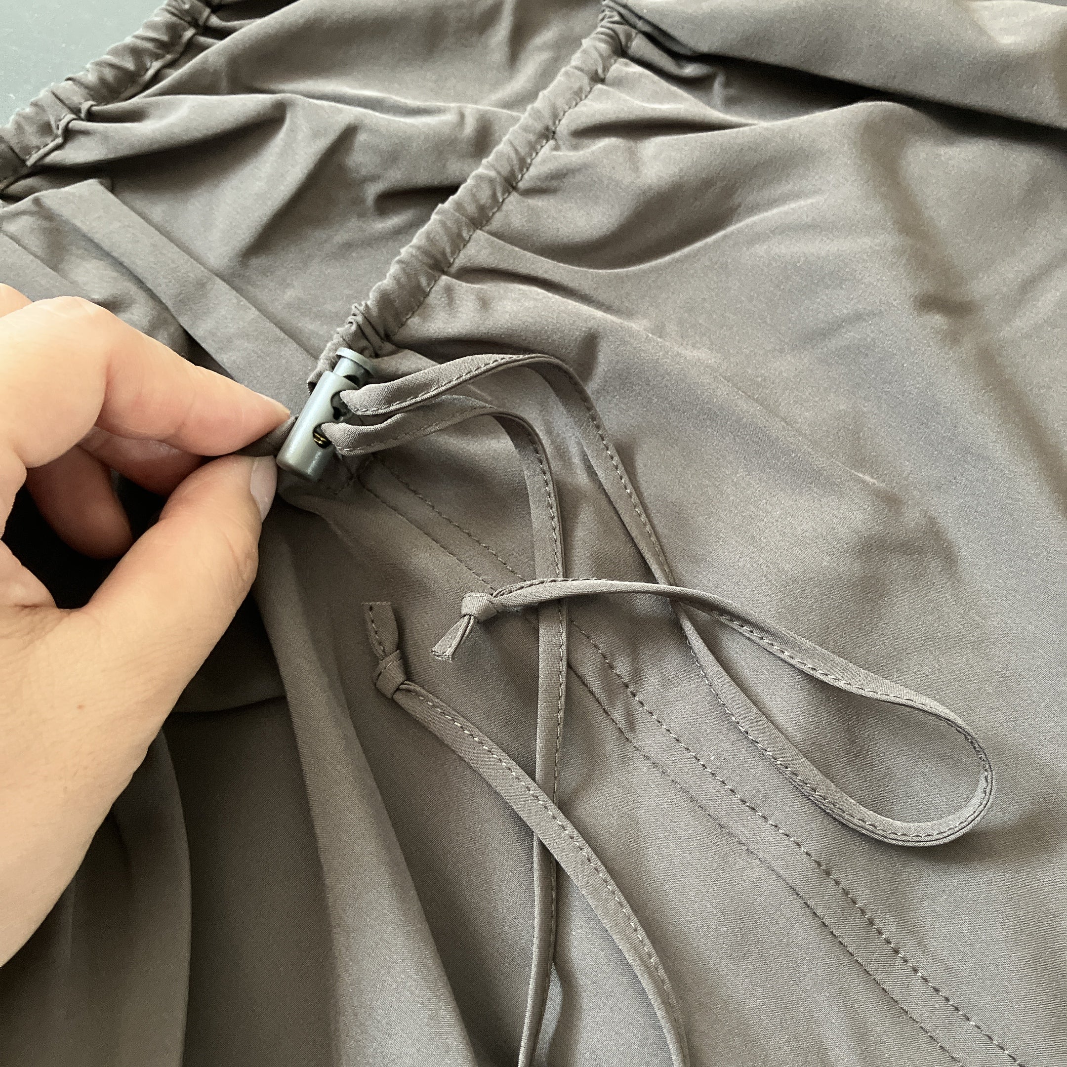 *Pre-order with limited quantity* Two-color amphibious UV-cut camisole dress. Shipping scheduled for August.