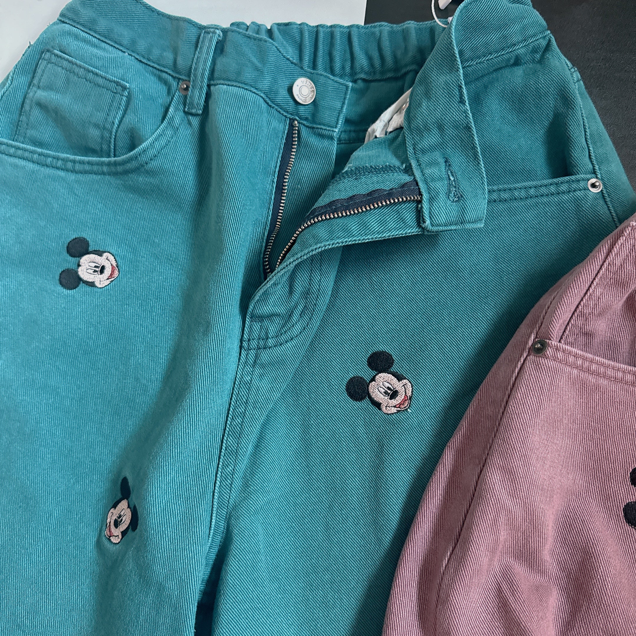 ※期間限定予約※2色 ミッキー刺繍ピグメントデニム 11月中の出荷予定