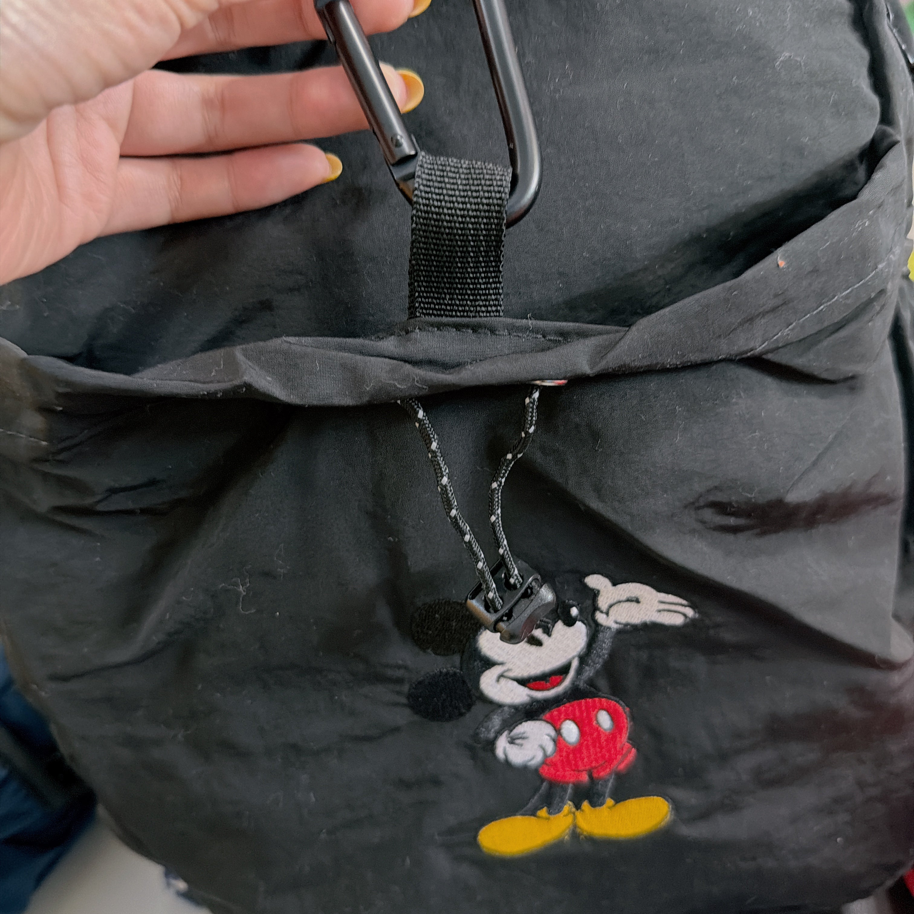 ※再販予約※3色 ミッキー刺繍軽量リュック 12月上旬〜中旬ごろのお届け予定