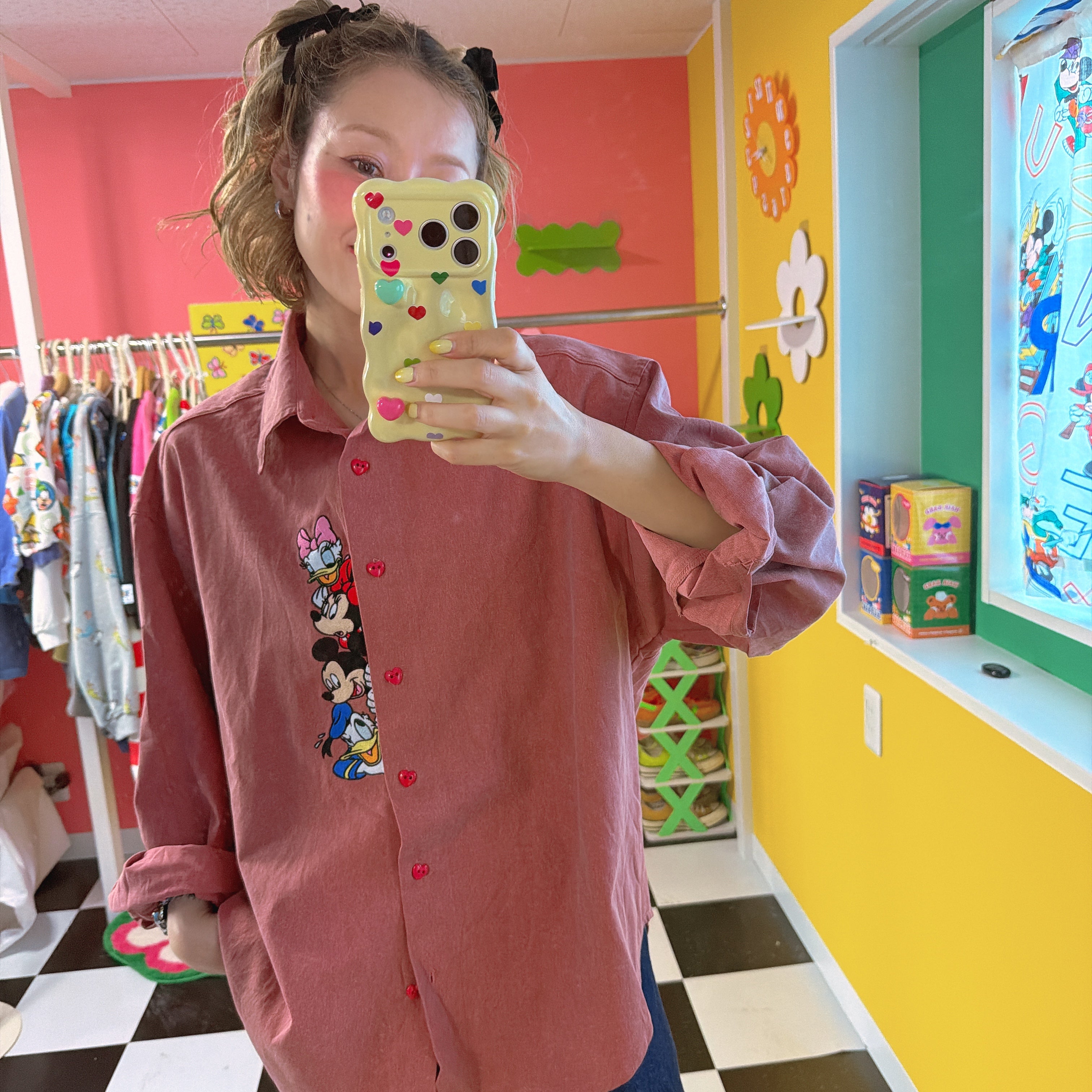 ※予約※新デザイン!3色 ミッキーフレンズハートボタン刺繍シャツ 12月中の出荷予定