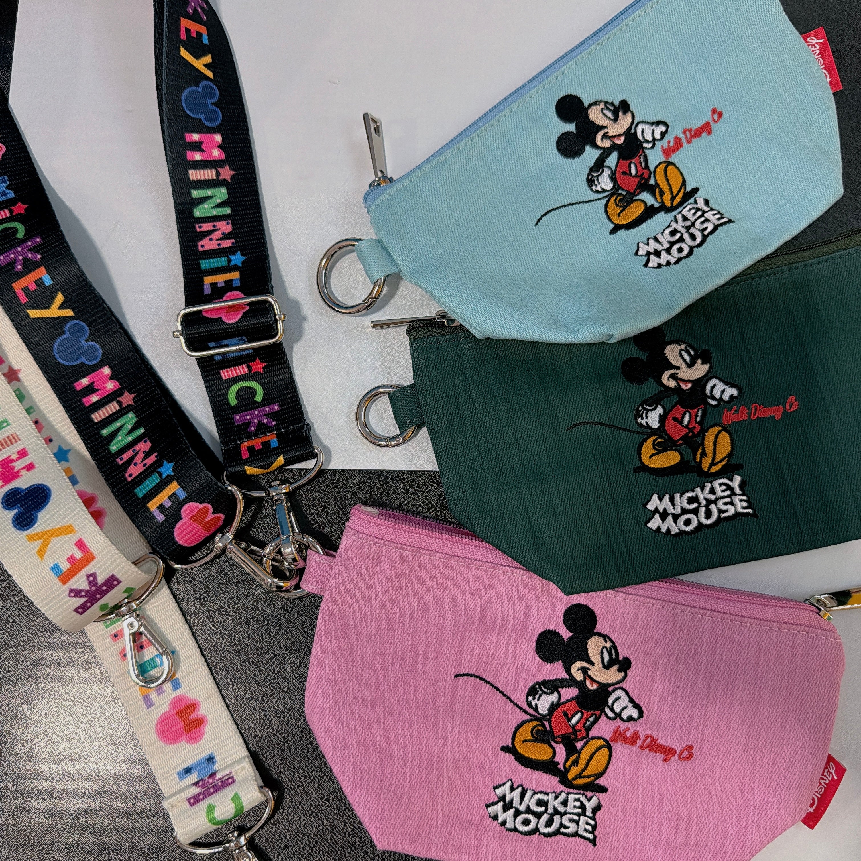 ※予約※3色 ミッキー刺繍裏地ギンガム柄ポーチ 12月中の出荷予定