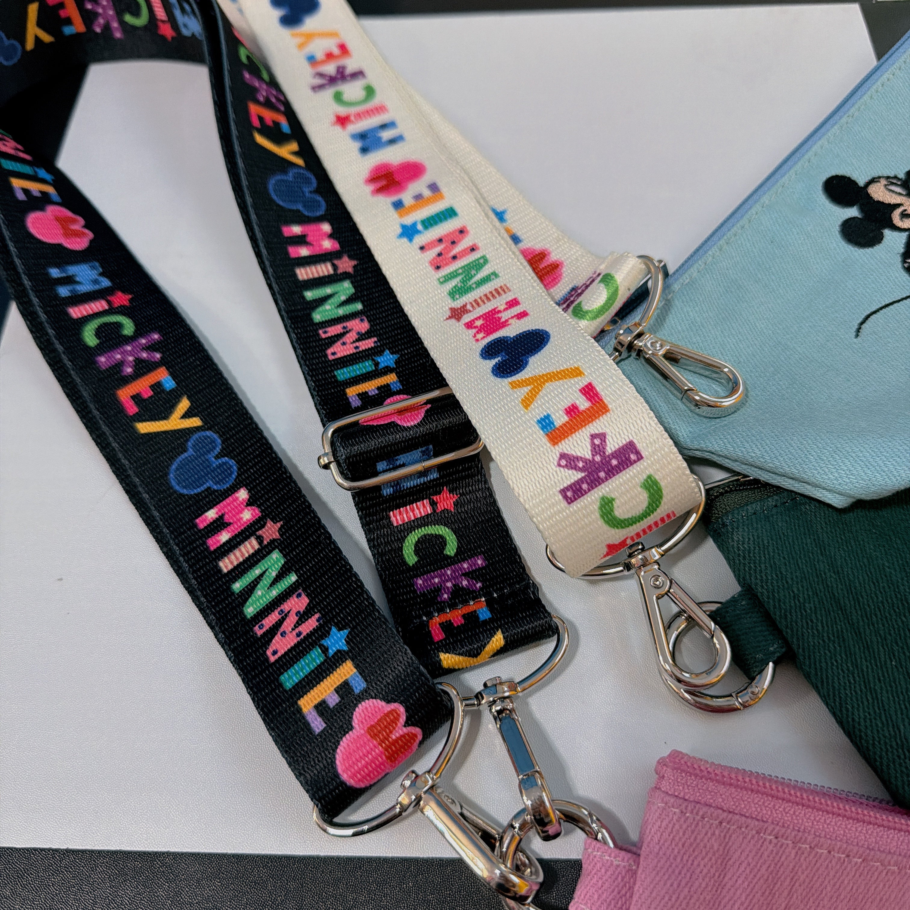 ※予約※2色 ミッキーミニーショルダーストラップ 12月中の出荷予定