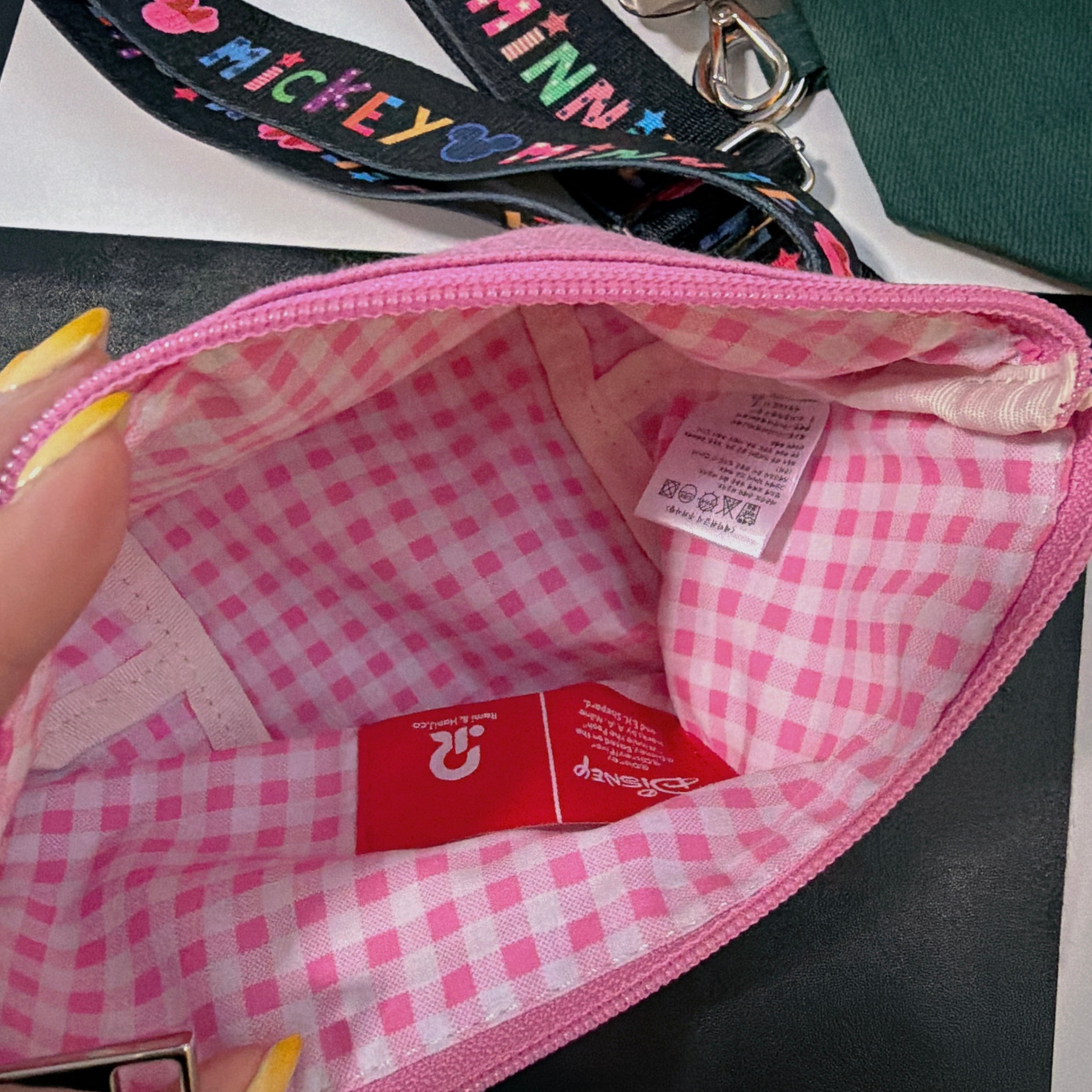 ※予約※3色 ミッキー刺繍裏地ギンガム柄ポーチ 12月中の出荷予定