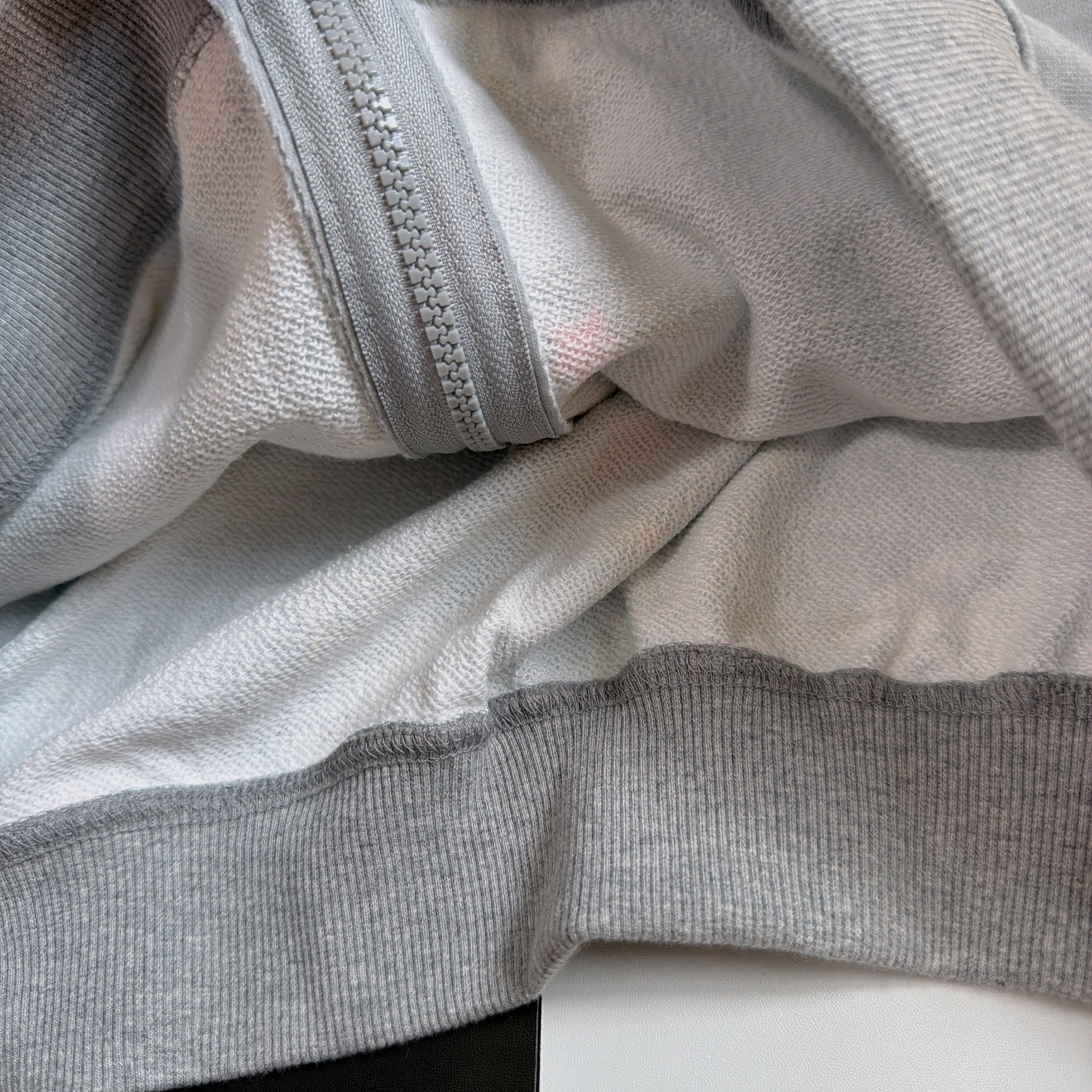 ※予約※2色 CHIPデザイン総柄パーカー 4月下旬ごろの出荷予定