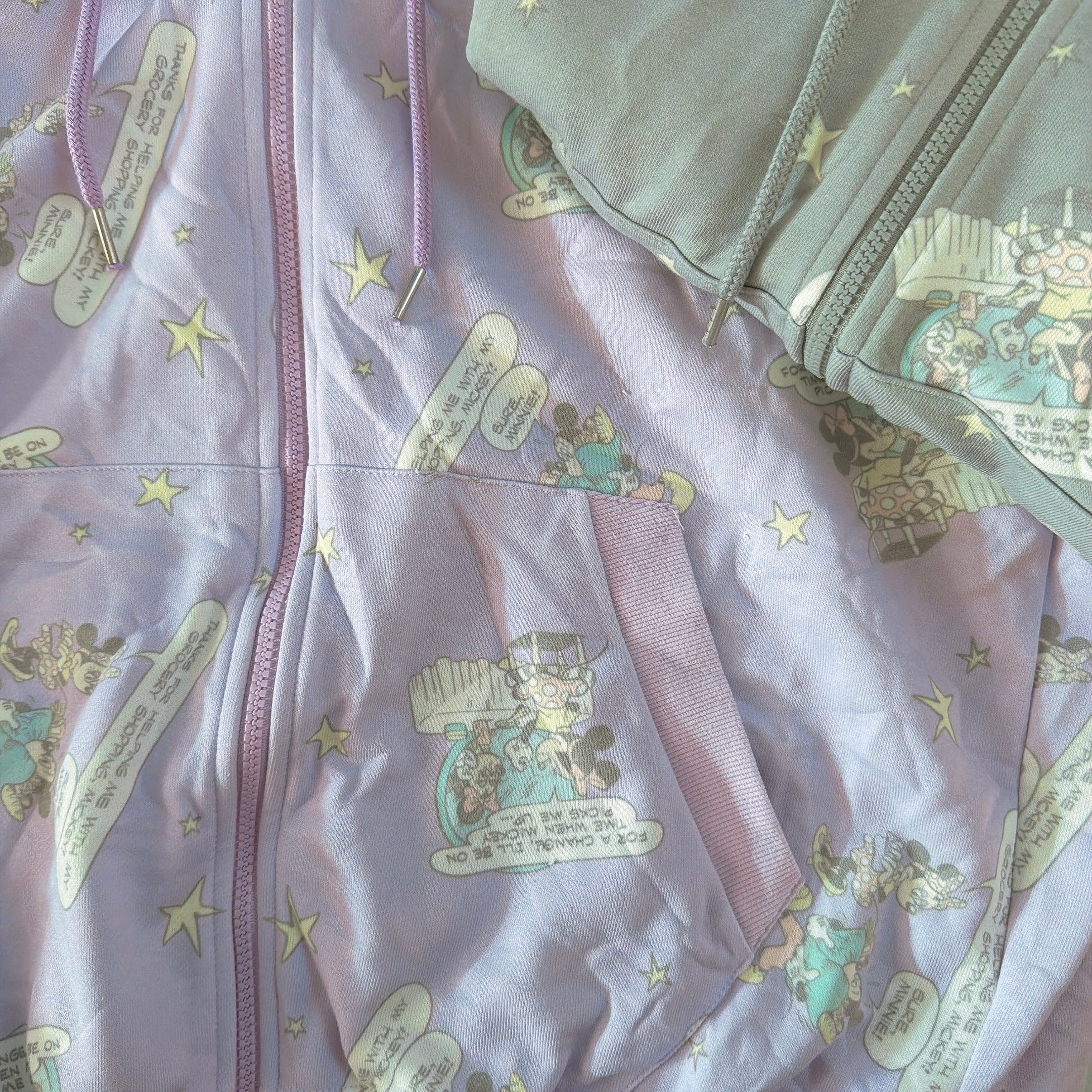 ※予約※2色 レトロミッキーフレンズジップアップパーカー 12月中の出荷予定