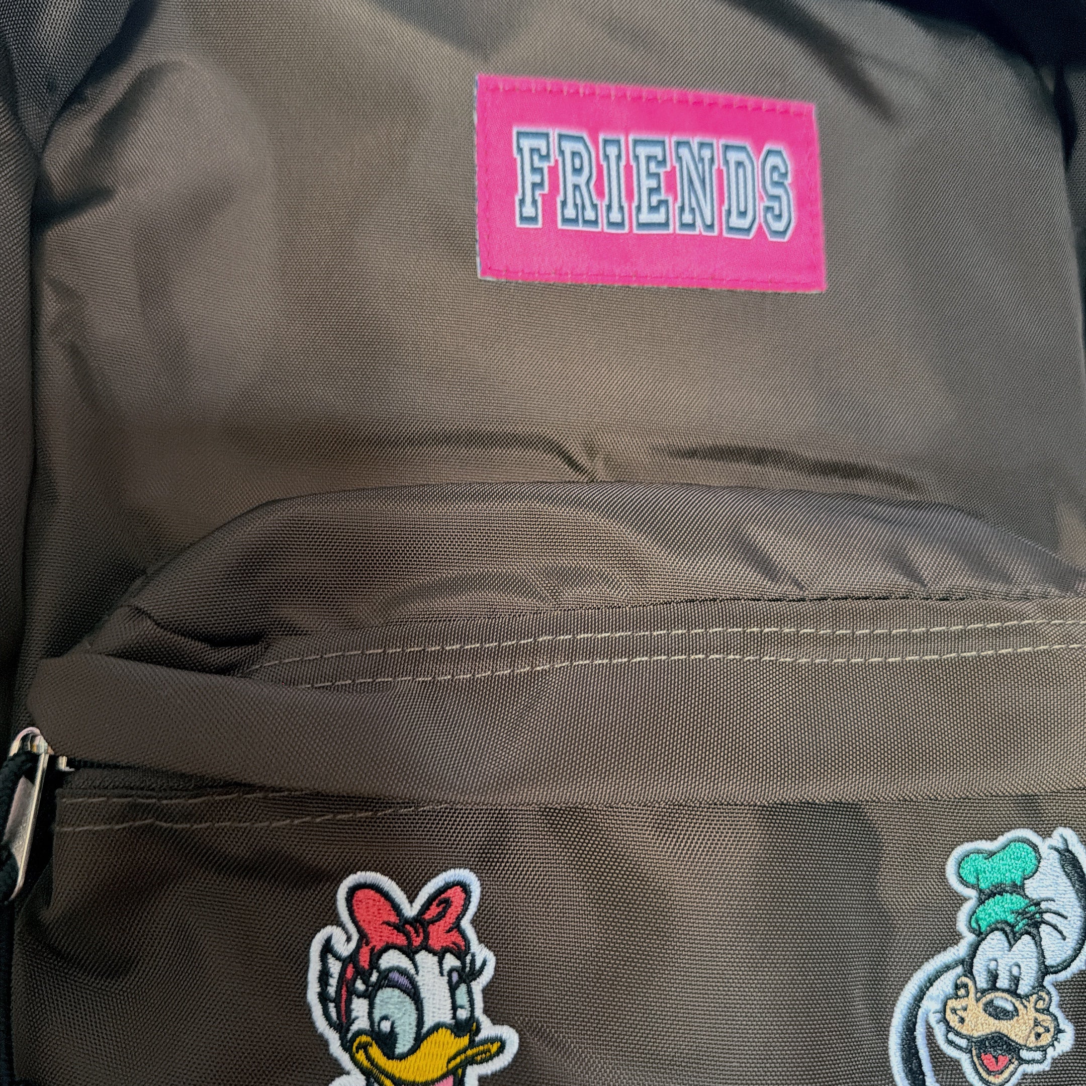 ※予約※2色 ミッキーフレンズワッペンリュック 12月中の出荷予定