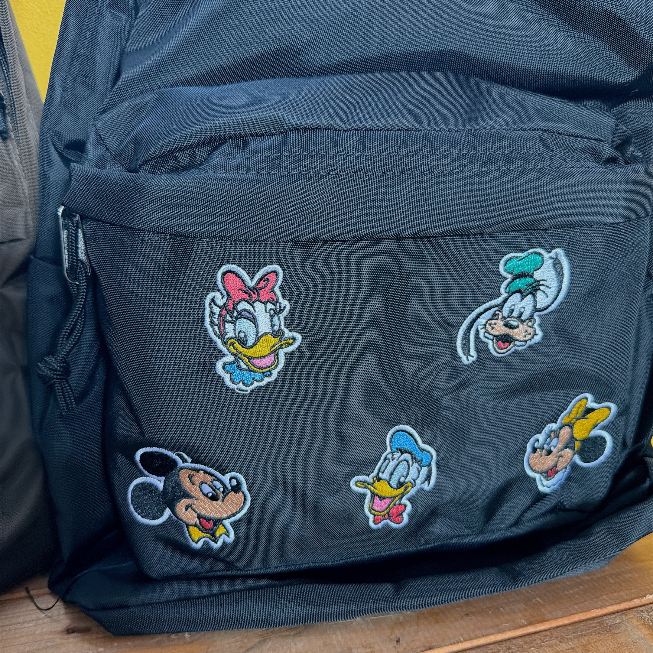 ※予約※2色 ミッキーフレンズワッペンリュック 12月中の出荷予定