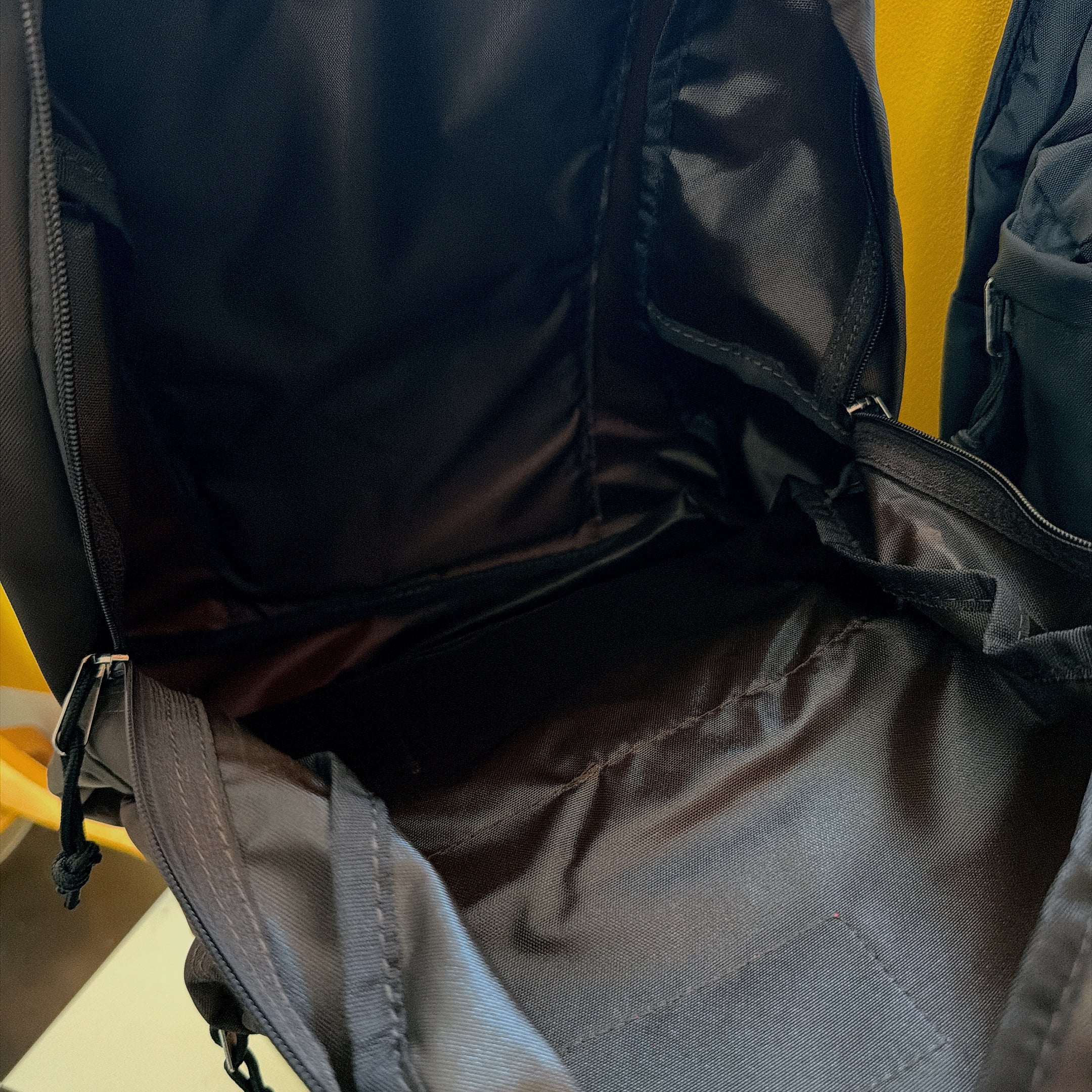 ※予約※2色 ミッキーフレンズワッペンリュック 12月中の出荷予定