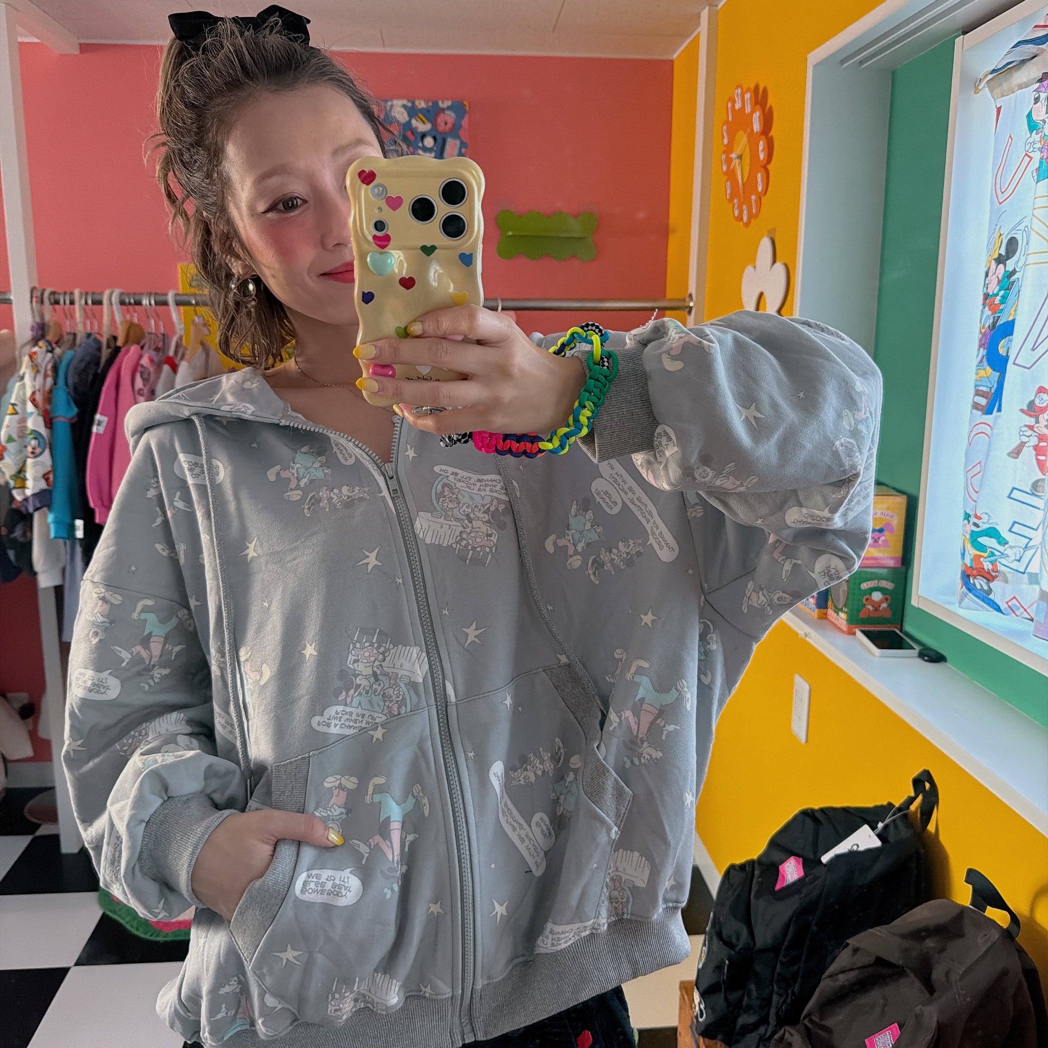 ※予約※2色 レトロミッキーフレンズジップアップパーカー 12月中の出荷予定