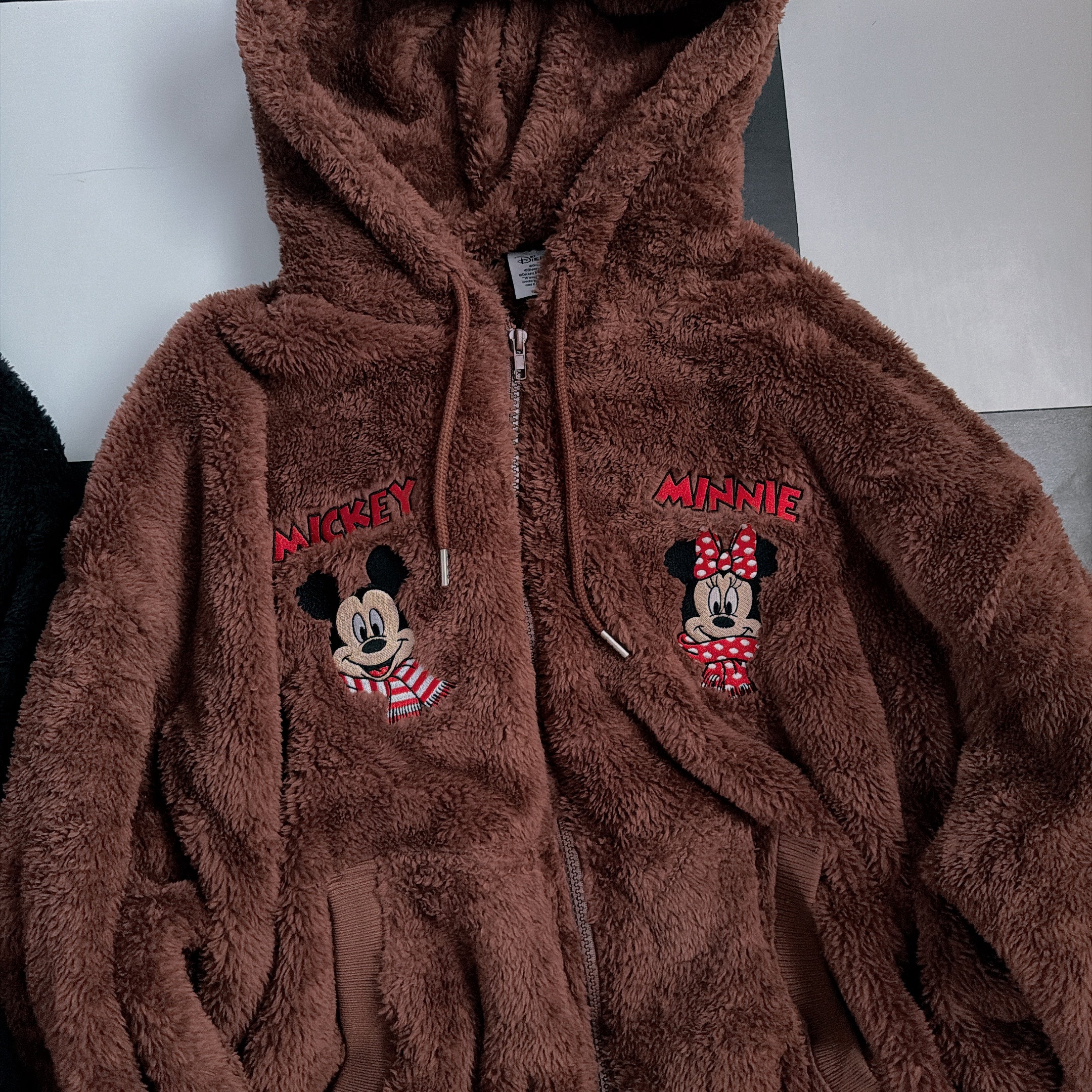 ※予約※2色⭐︎シーズナル限定⭐︎ミッキーミニー刺繍耳付きボアパーカー 12月下旬〜1月上旬お届け予定