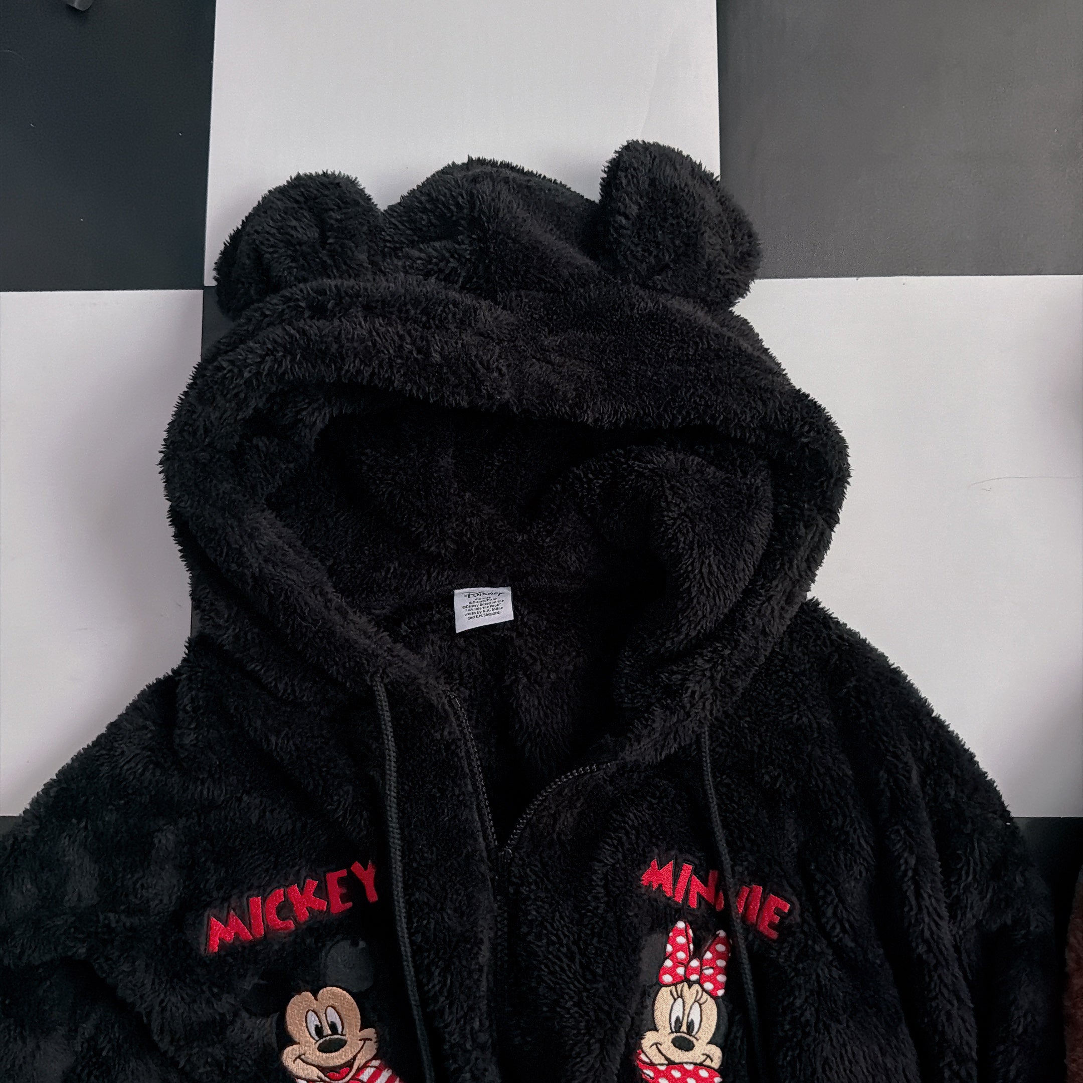 ※予約※2色⭐︎シーズナル限定⭐︎ミッキーミニー刺繍耳付きボアパーカー 12月下旬〜1月上旬お届け予定