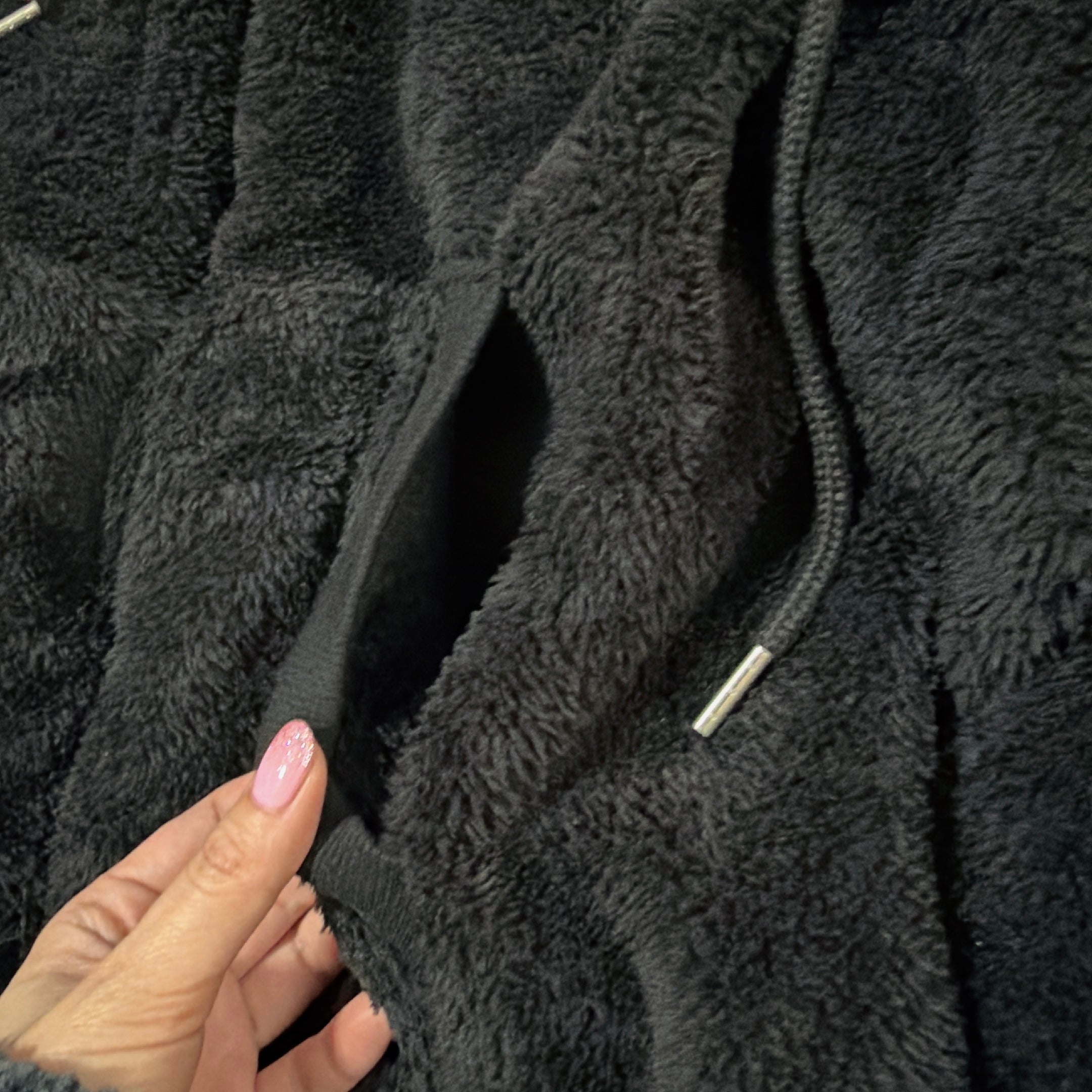 ※予約※2色⭐︎シーズナル限定⭐︎ミッキーミニー刺繍耳付きボアパーカー 12月下旬〜1月上旬お届け予定