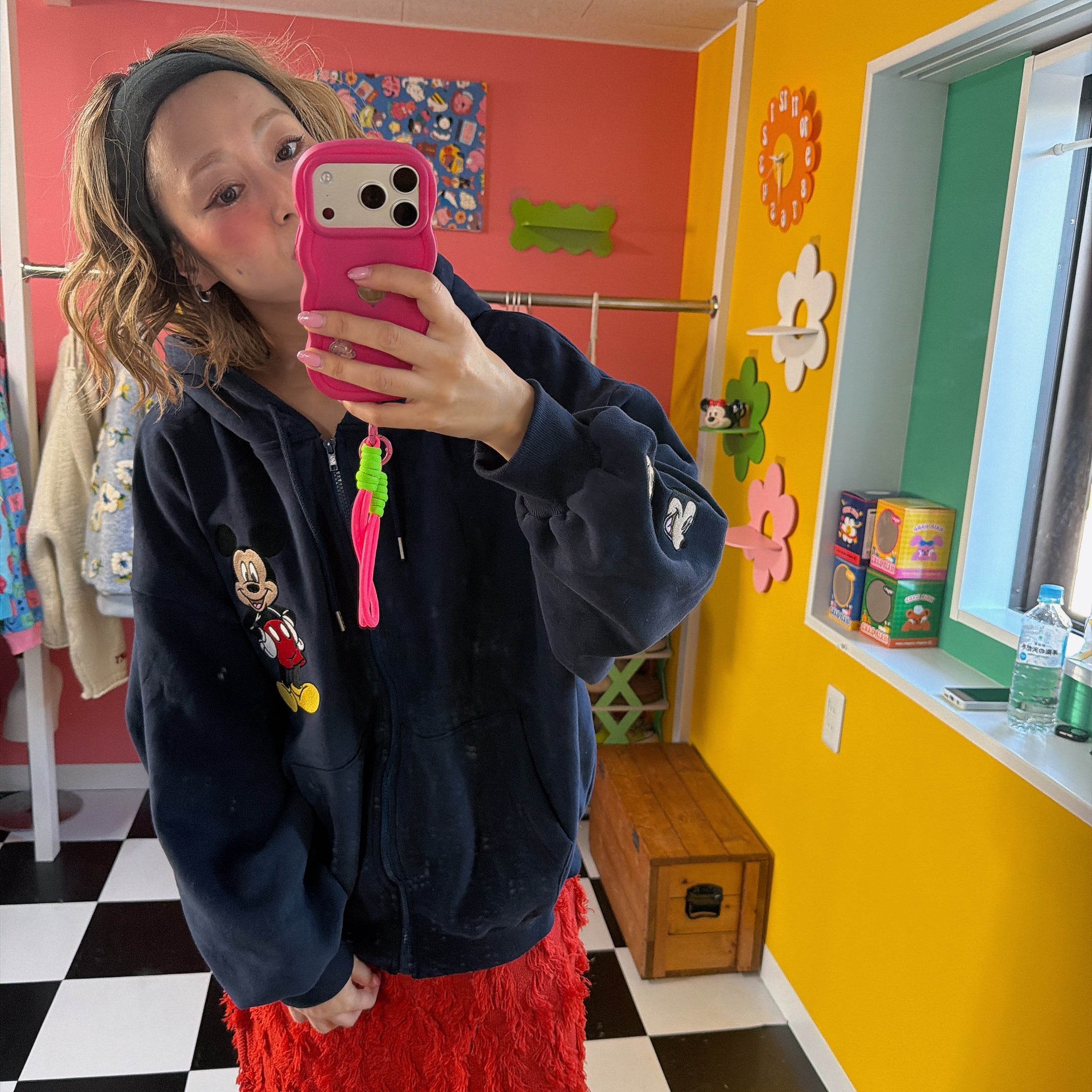 ※予約※ 新色 ミッキーミニーランダム刺繍パーカー 1月中の出荷予定