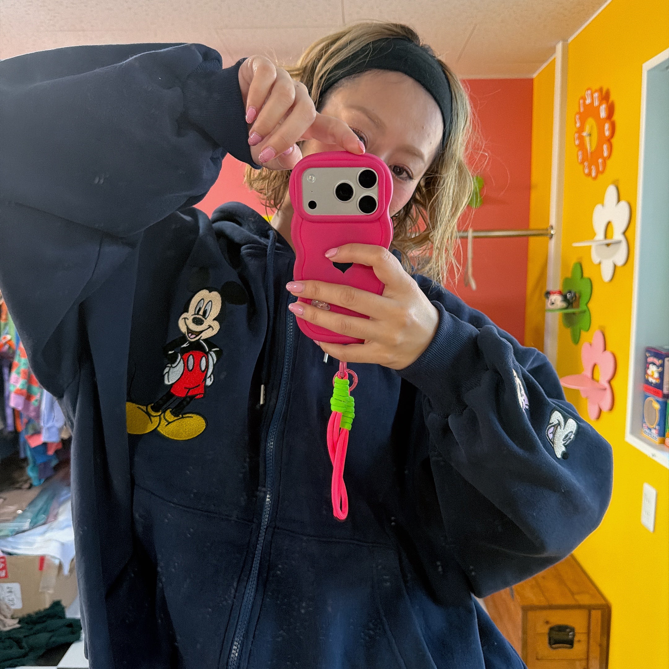 ※予約※ 新色 ミッキーミニーランダム刺繍パーカー 1月中の出荷予定