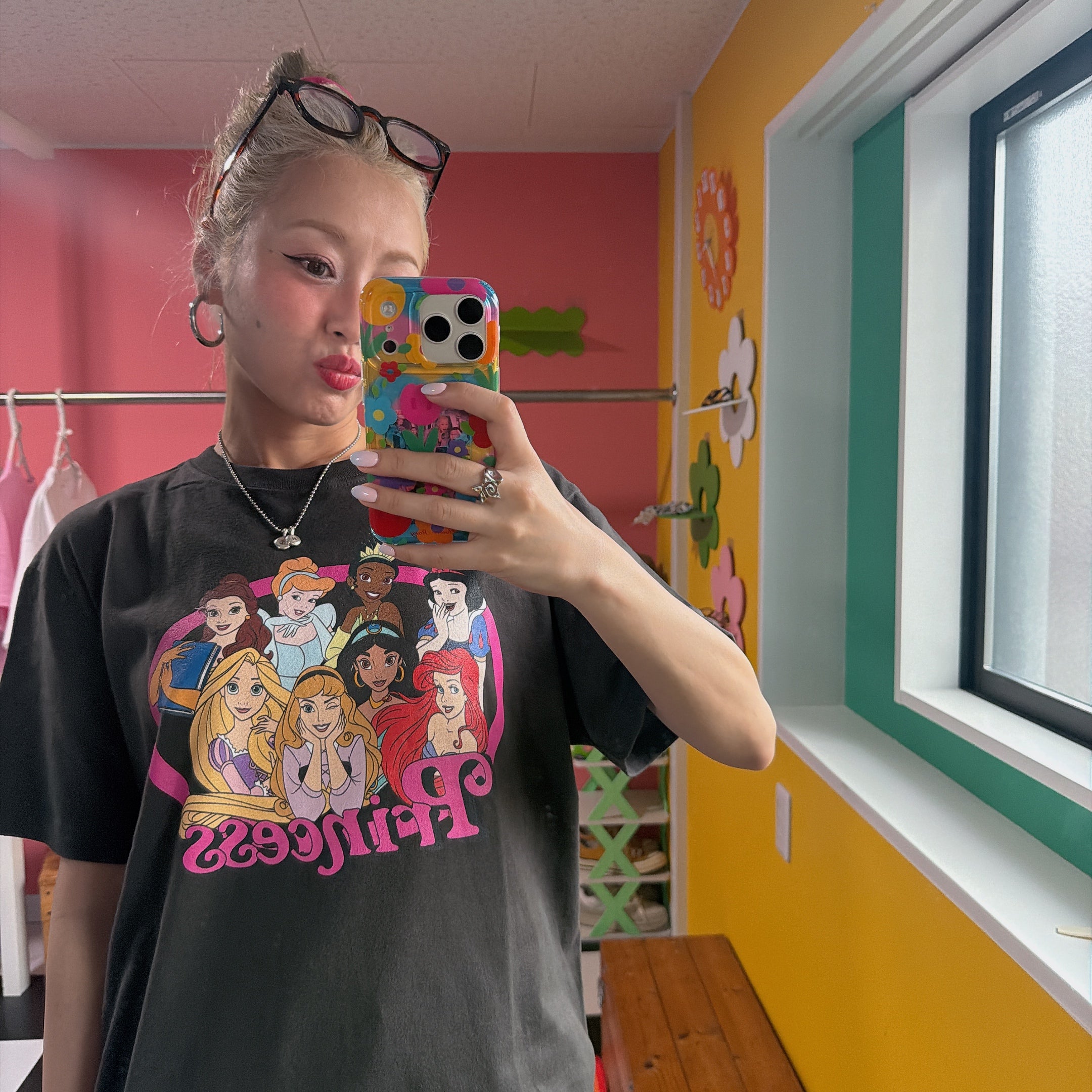*Pre-order* 5 types of DISNEY NOSTALGICA T-shirts scheduled for shipment in June