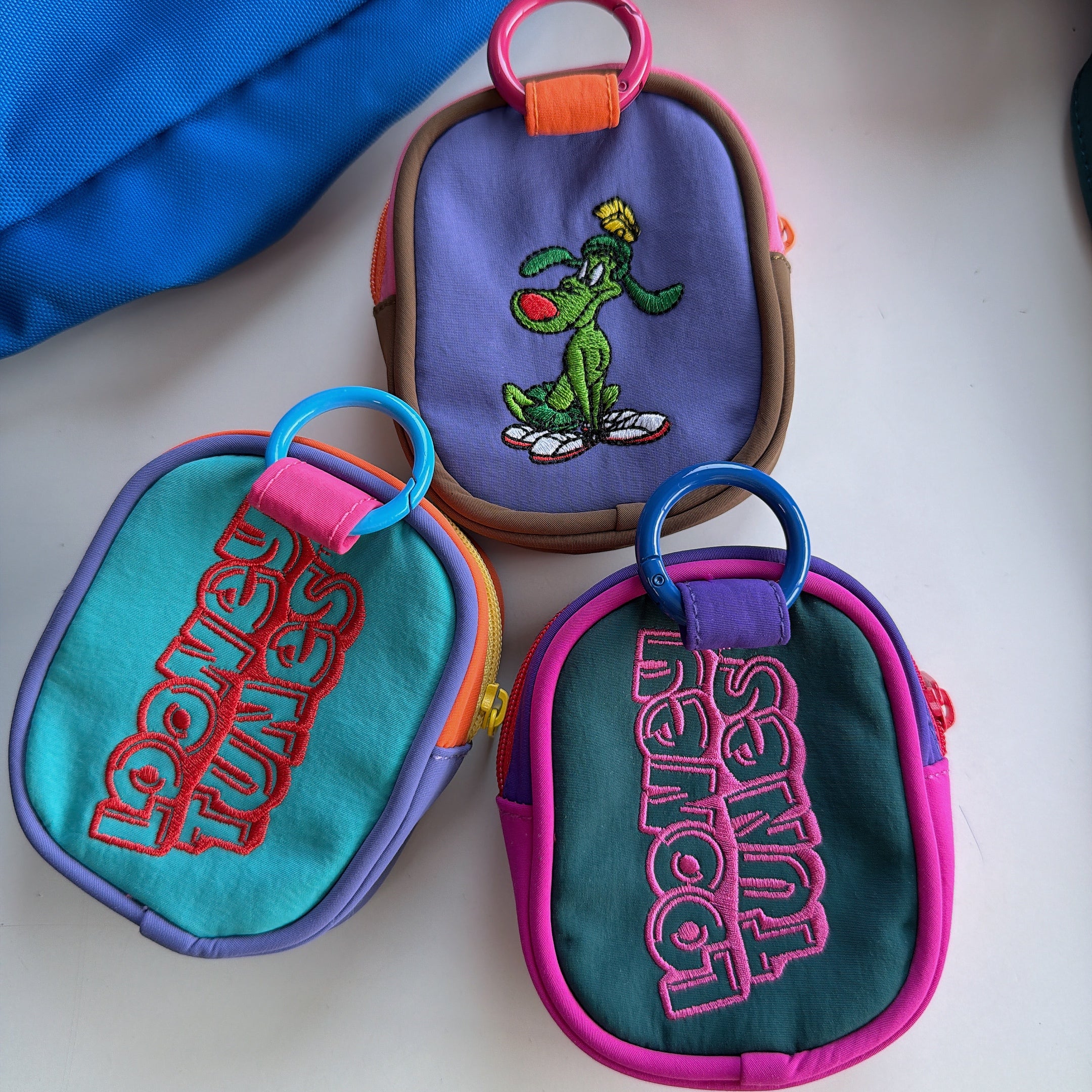 *Reservation* 2 Types Looney Tunes NOSTALGICA Carabiner Pouch - Shipping scheduled for August
