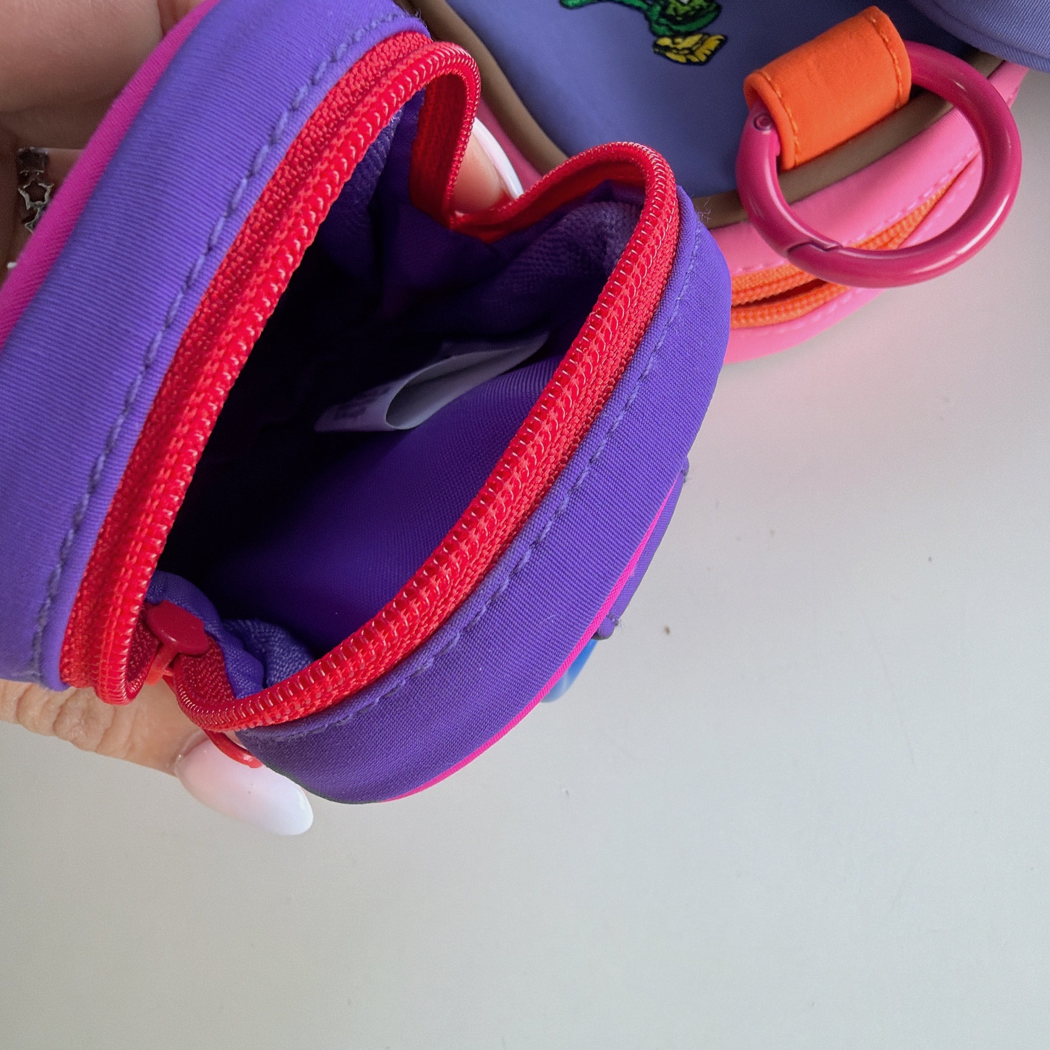 *Reservation* 2 Types Looney Tunes NOSTALGICA Carabiner Pouch - Shipping scheduled for August
