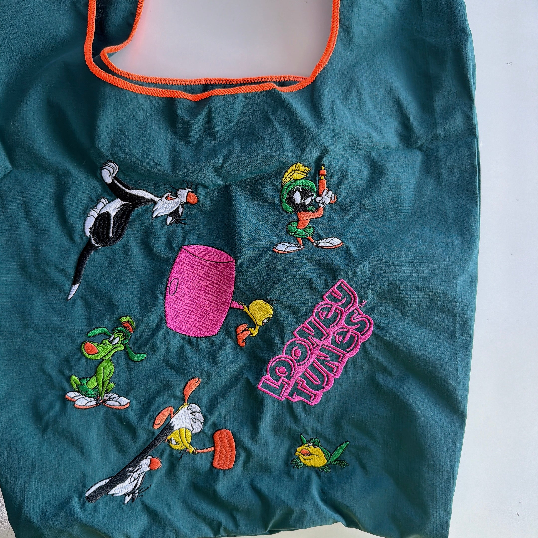 *Reservation* 2 Types Looney Tunes NOSTALGICA Embroidered Eco Bag - Shipping Scheduled for August
