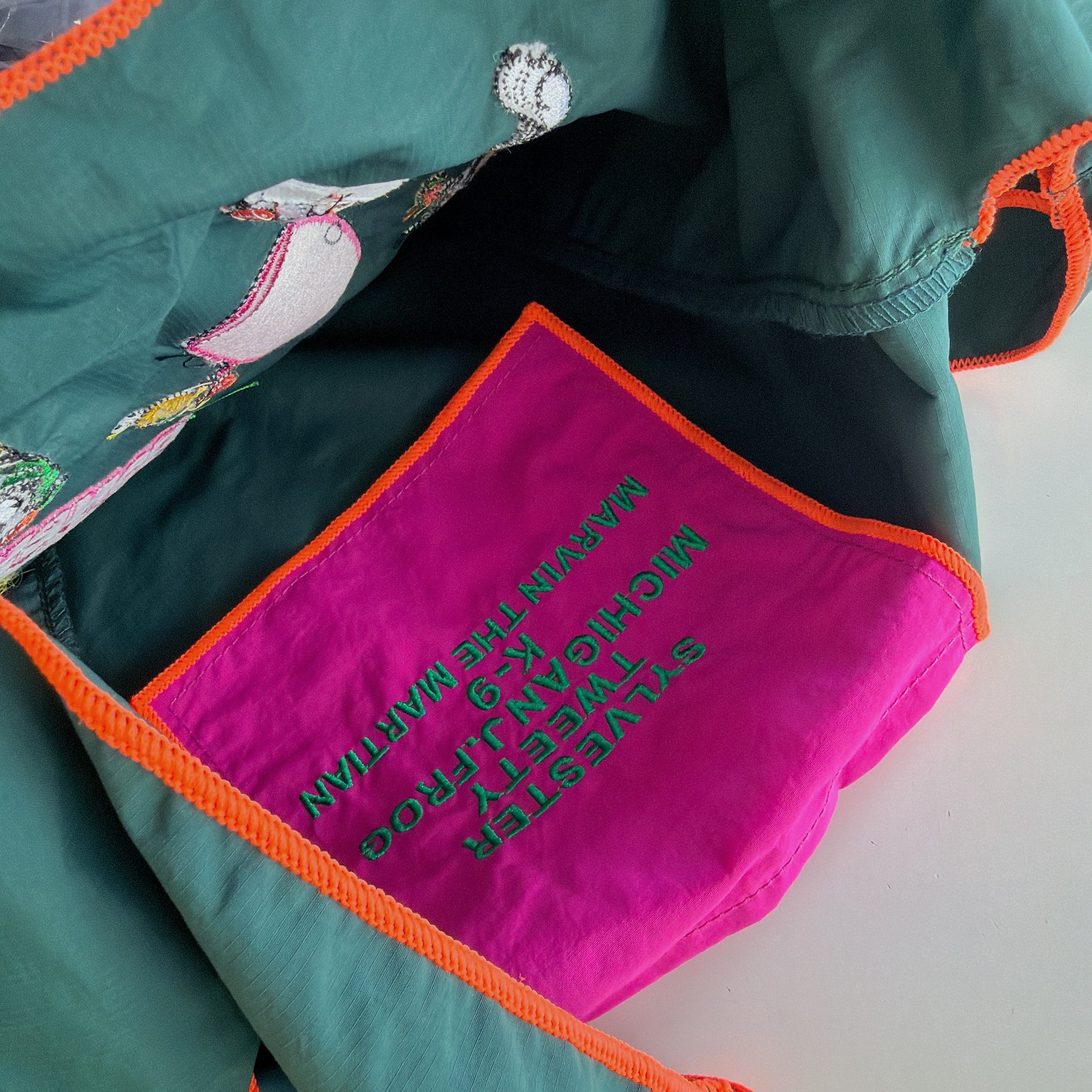 *Reservation* 2 Types Looney Tunes NOSTALGICA Embroidered Eco Bag - Shipping Scheduled for August