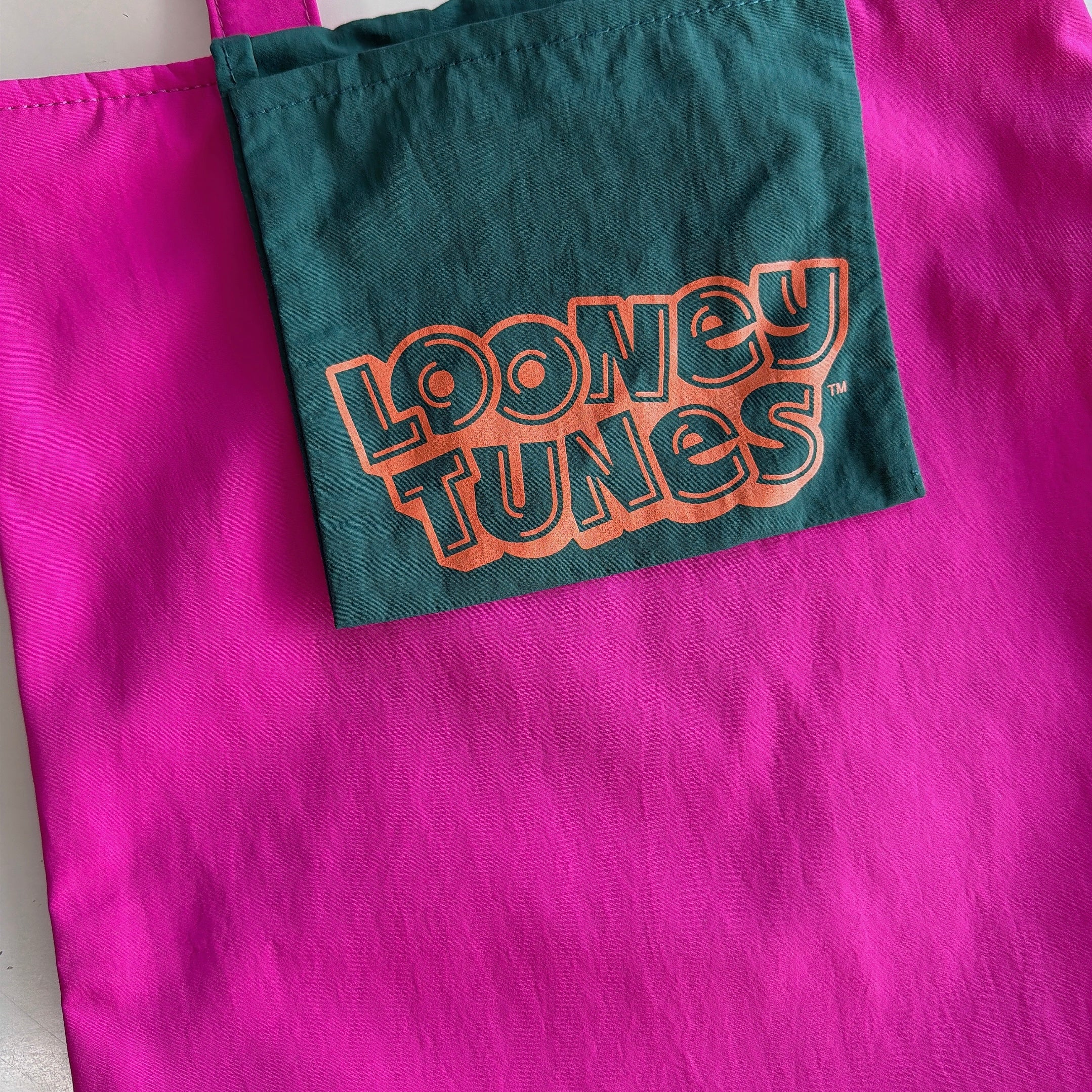 *Pre-order* 8 Types Looney Tunes NOSTALGICA Bi-color Bag - Scheduled for shipment in August