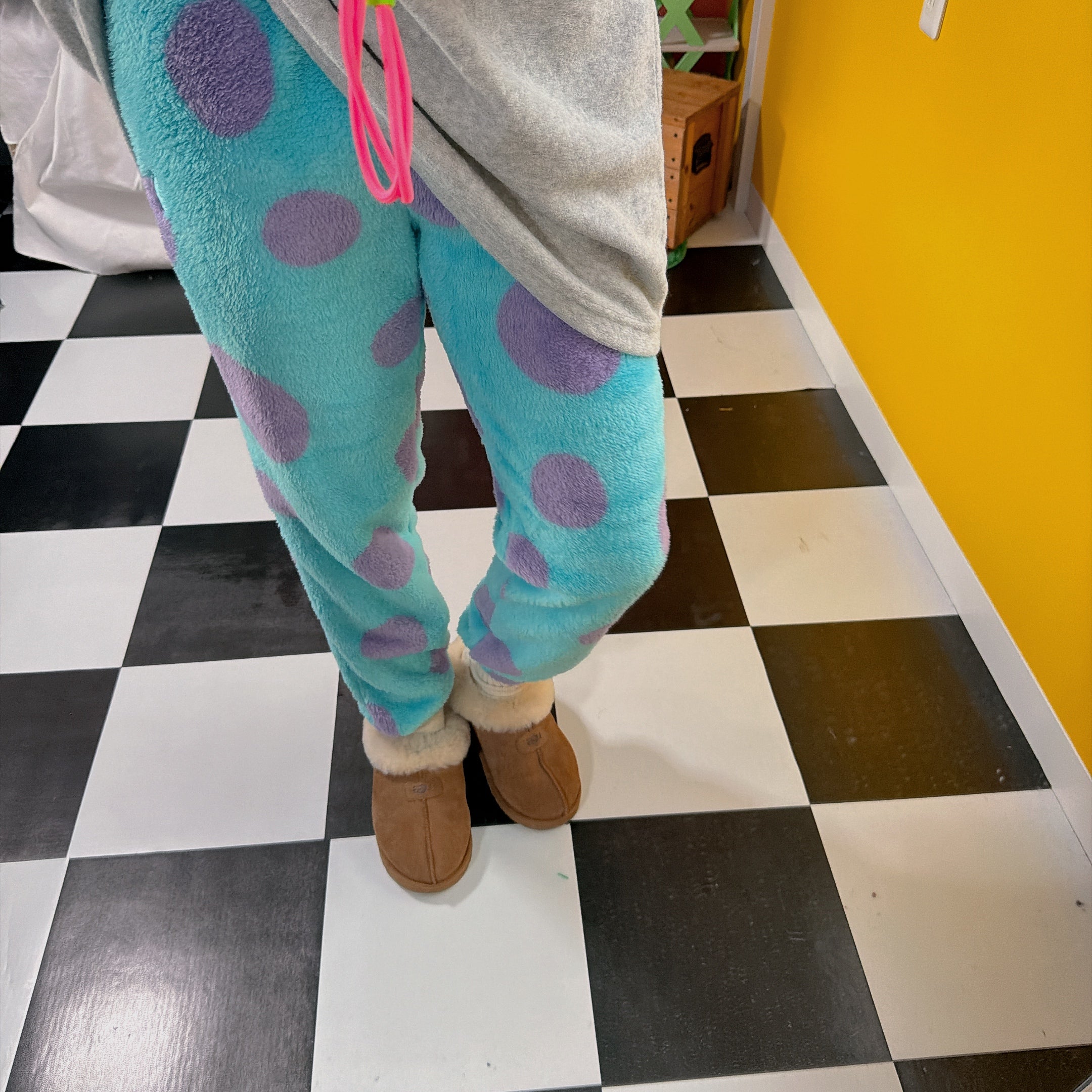 即納 2種類 ディズニーフリースパンツ 4〜5営業日で出荷予定