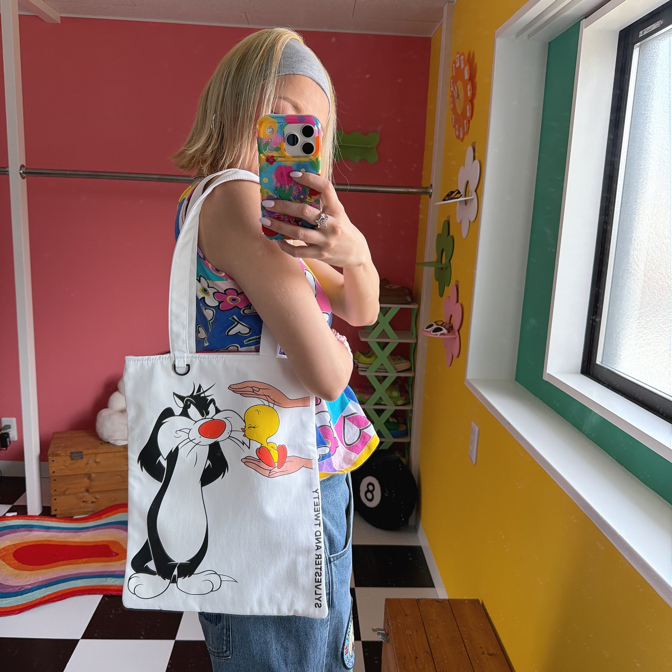 *Pre-order* 8 Types Looney Tunes NOSTALGICA Bi-color Bag - Scheduled for shipment in August