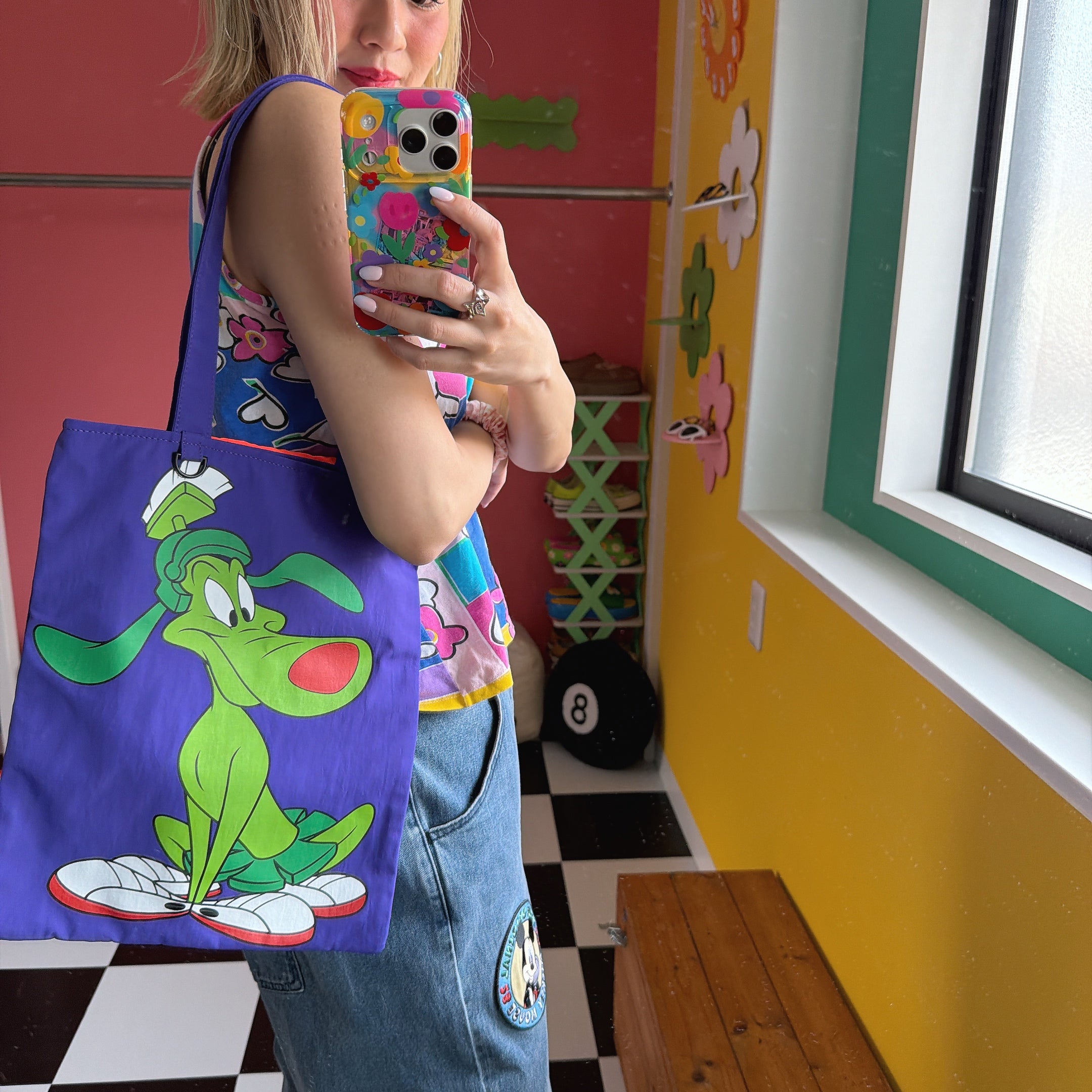 *Pre-order* 8 Types Looney Tunes NOSTALGICA Bi-color Bag - Scheduled for shipment in August