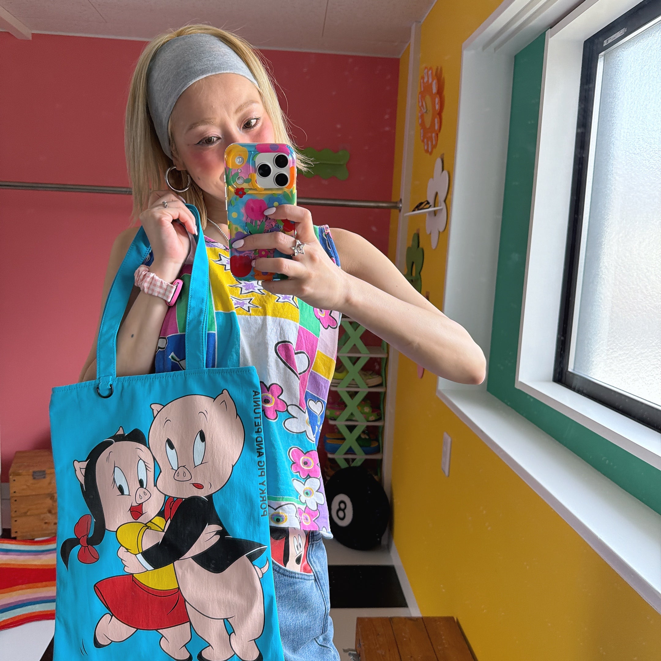 *Pre-order* 8 Types Looney Tunes NOSTALGICA Bi-color Bag - Scheduled for shipment in August