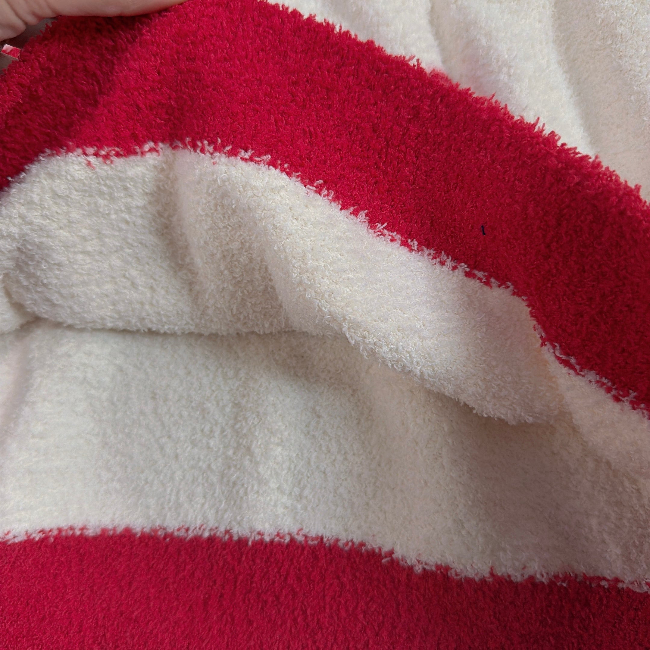 *Pre-order* 2-color Mickey and Minnie fluffy tops available as a set. Scheduled to ship in January.