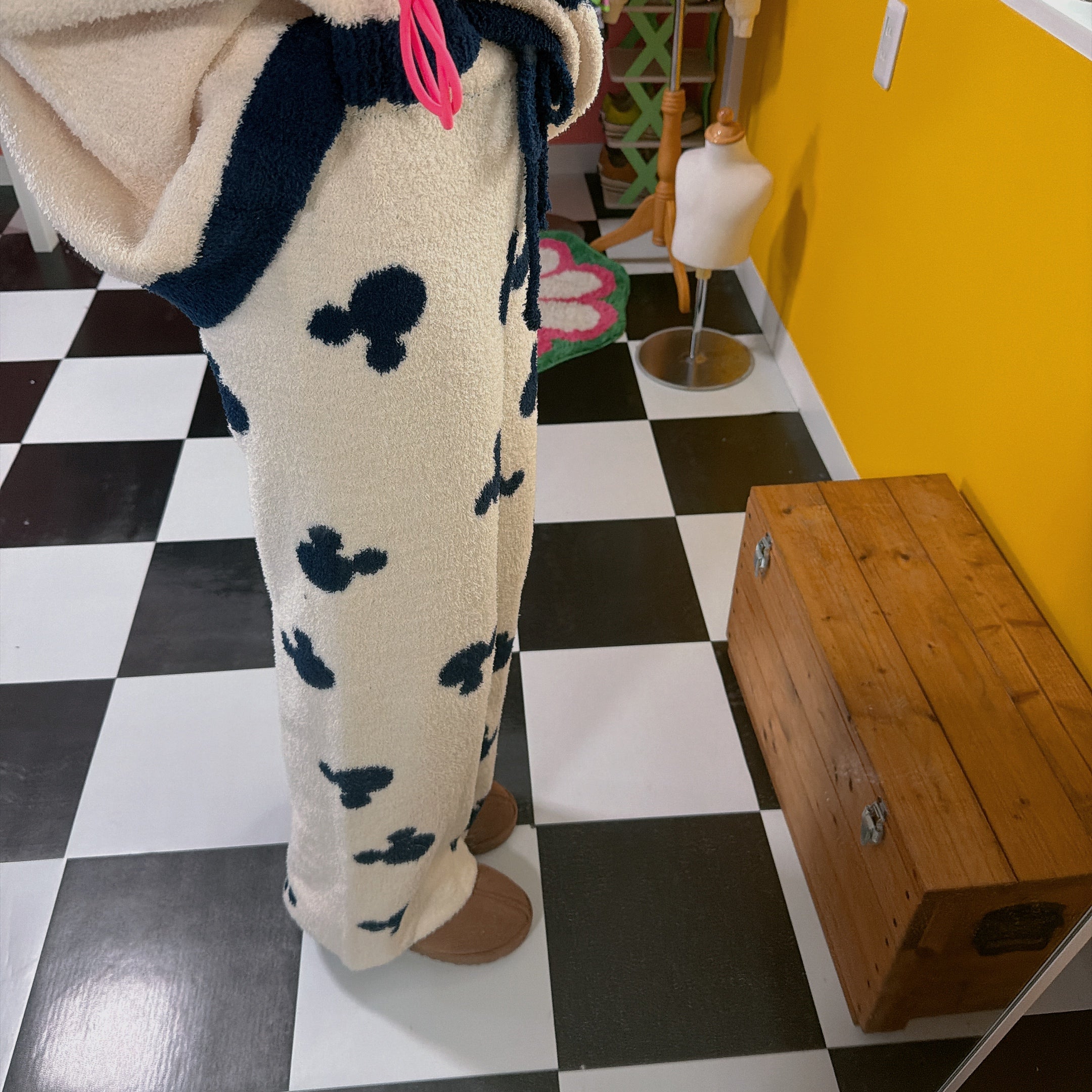 ※Pre-order※ 2-color set available Mickey and Minnie fluffy bottoms Scheduled to ship in January