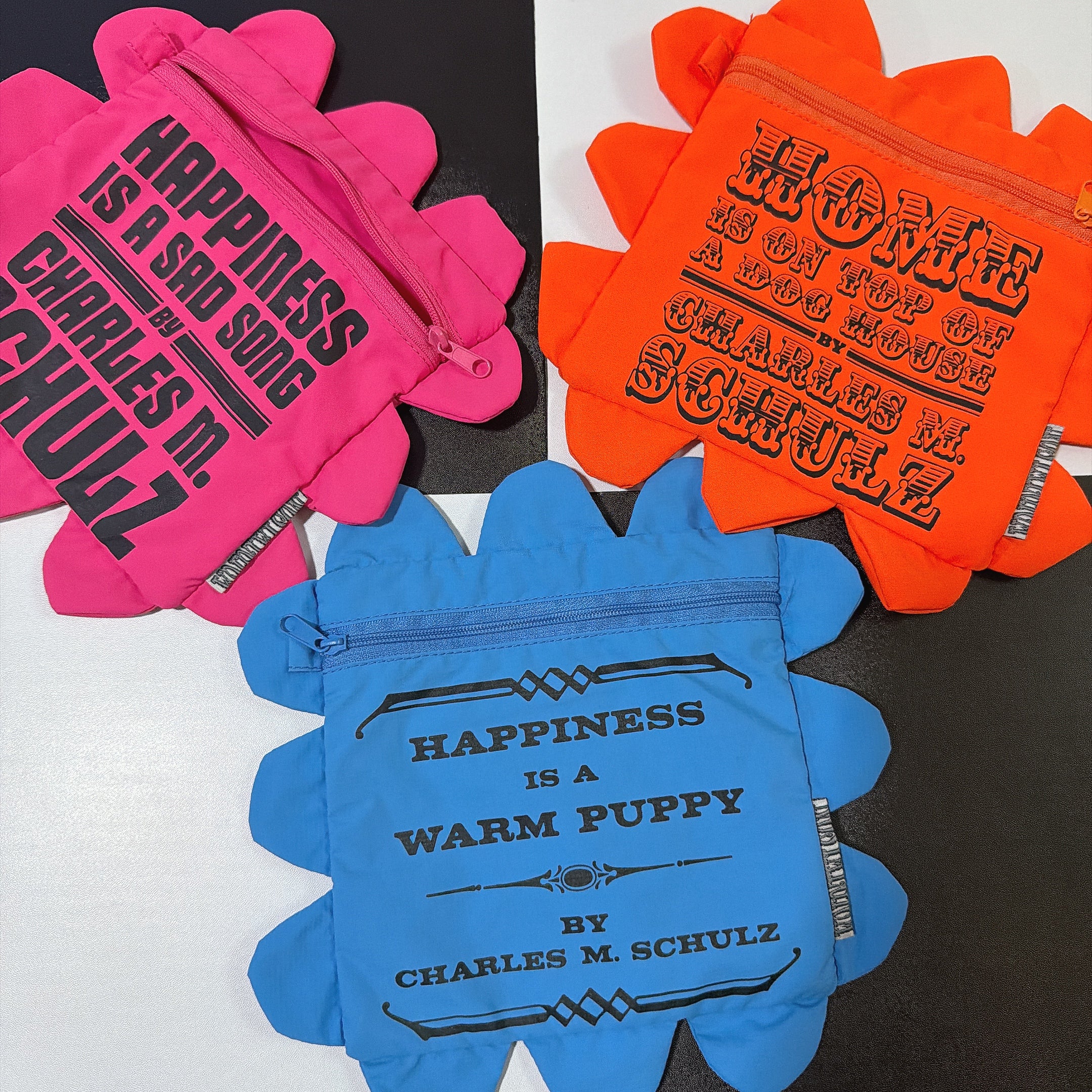 *Pre-order* NOSTALGICA vintage PEANUTS wavy nylon pouch (3 colors) Scheduled to ship in May