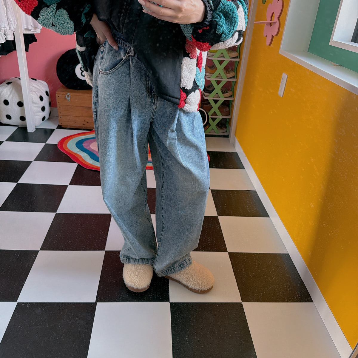 ※予約※ ワンウォッシュ&ケミカル加工 タックワイドデニムパンツ 納期目安は商品ページに記載