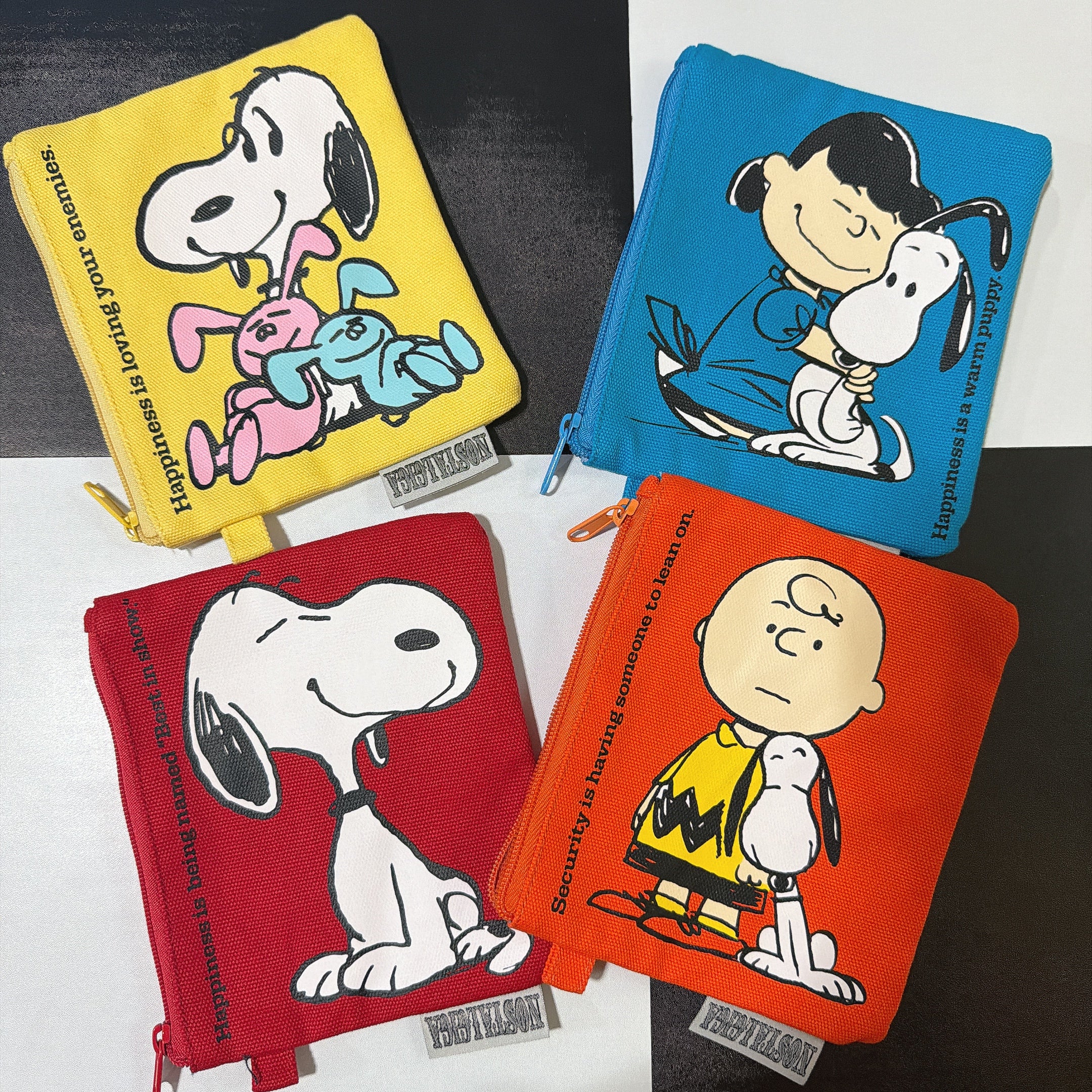 *Pre-order* Two-color NOSTALGICA vintage PEANUTS color canvas pouch. Scheduled to ship in May.