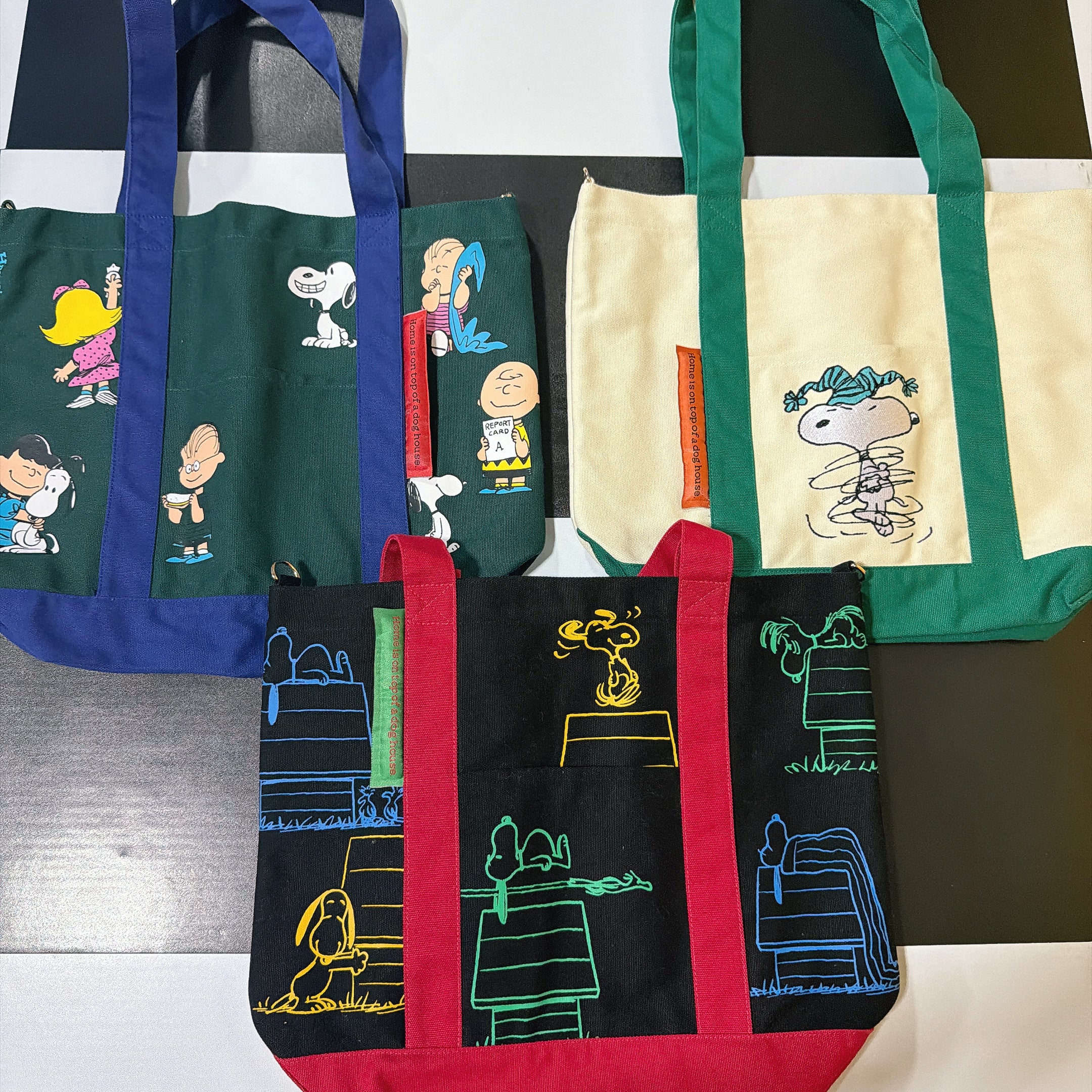 *Pre-order* NOSTALGICA vintage PEANUTS embroidered big tote bag in 3 colors. Scheduled to ship in May.