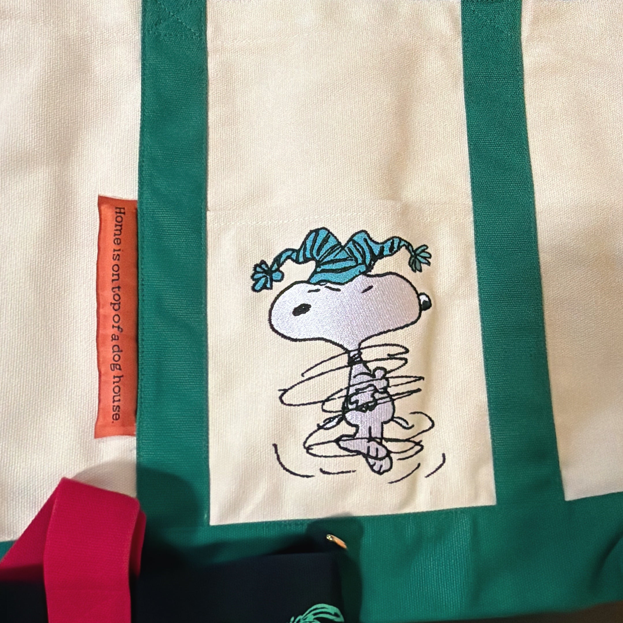 *Pre-order* NOSTALGICA vintage PEANUTS embroidered big tote bag in 3 colors. Scheduled to ship in May.