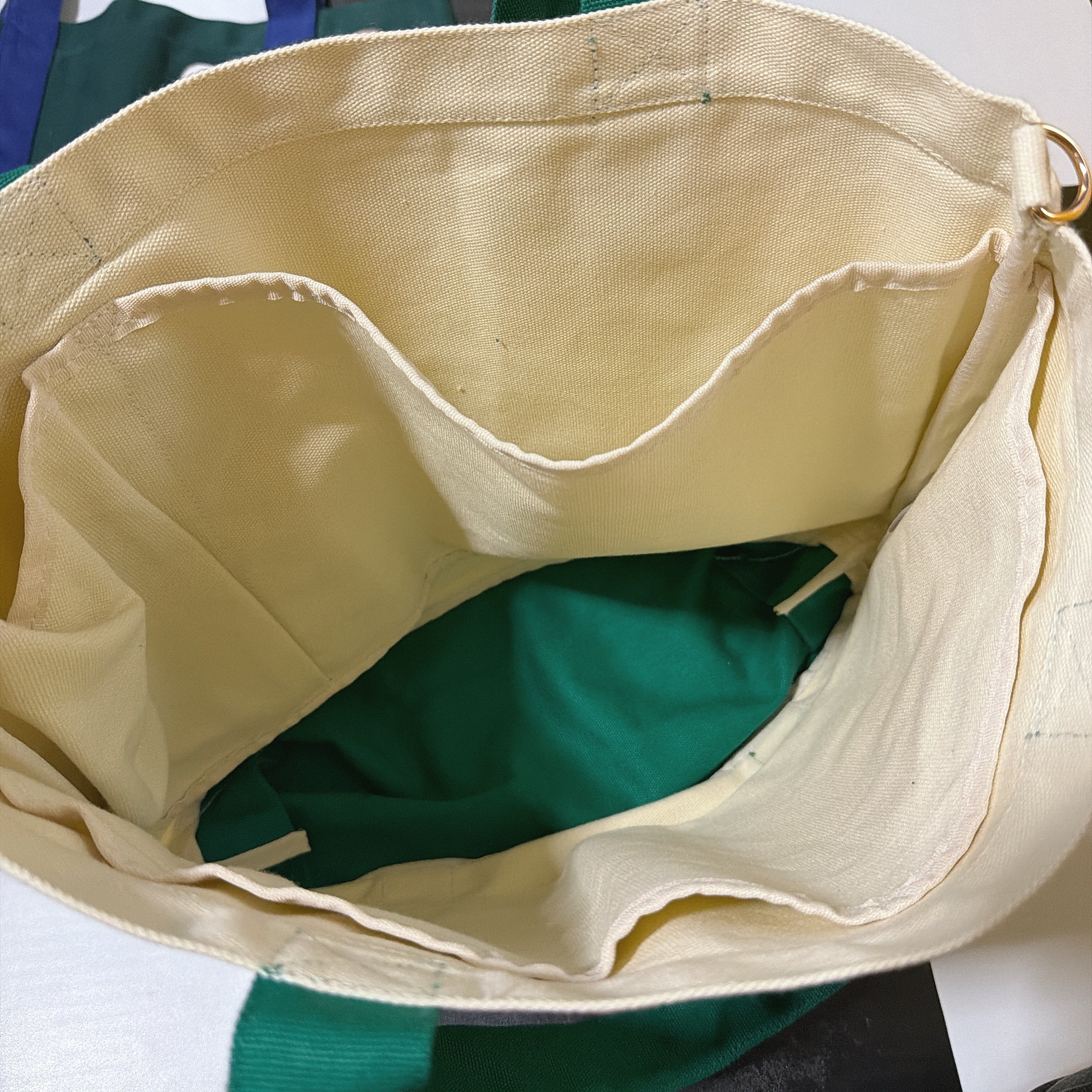 *Pre-order* NOSTALGICA vintage PEANUTS embroidered big tote bag in 3 colors. Scheduled to ship in May.