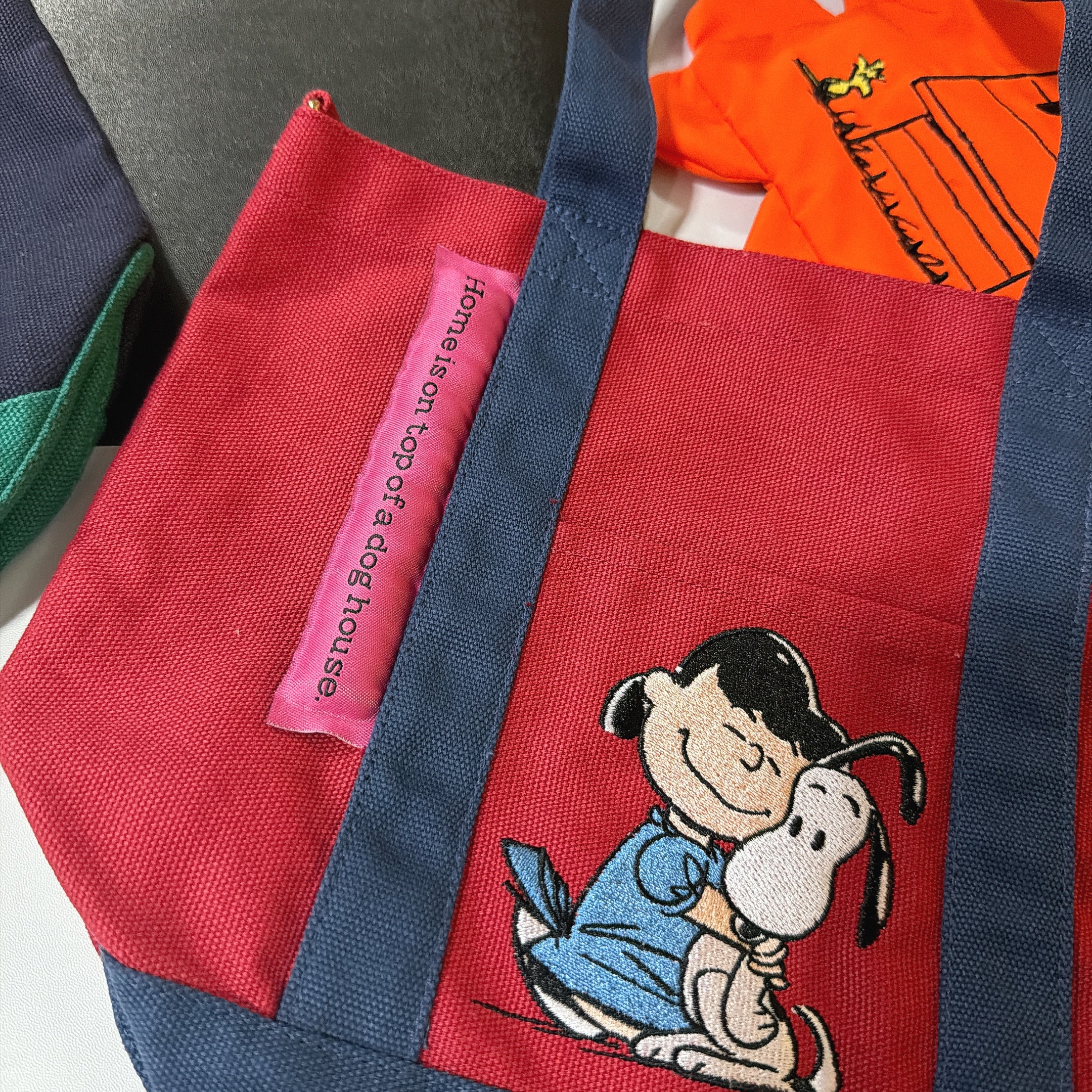 *Pre-order* 2-color NOSTALGICA vintage PEANUTS embroidered tote bag. Scheduled to ship in May.