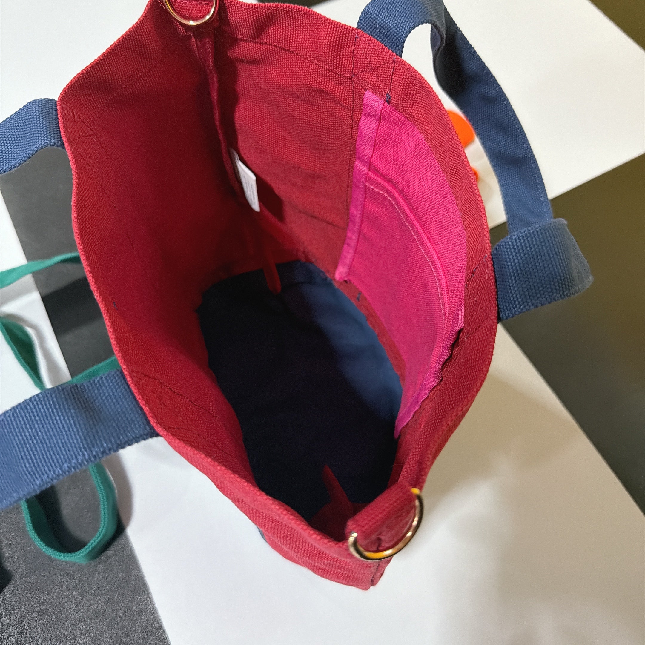 *Pre-order* 2-color NOSTALGICA vintage PEANUTS embroidered tote bag. Scheduled to ship in May.