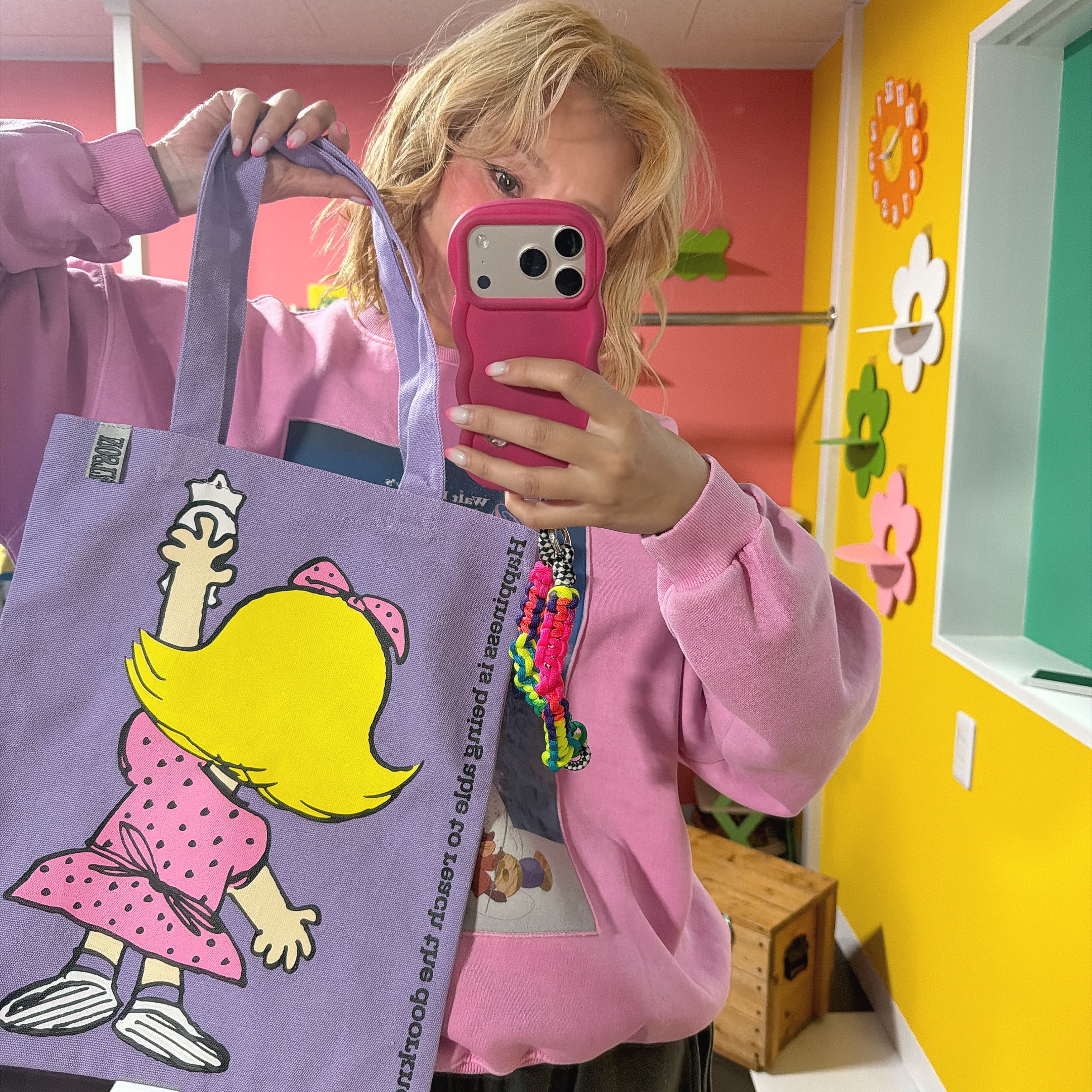 *Pre-order* 6-color NOSTALGICA vintage PEANUTS color canvas tote bag. Scheduled to ship in May.