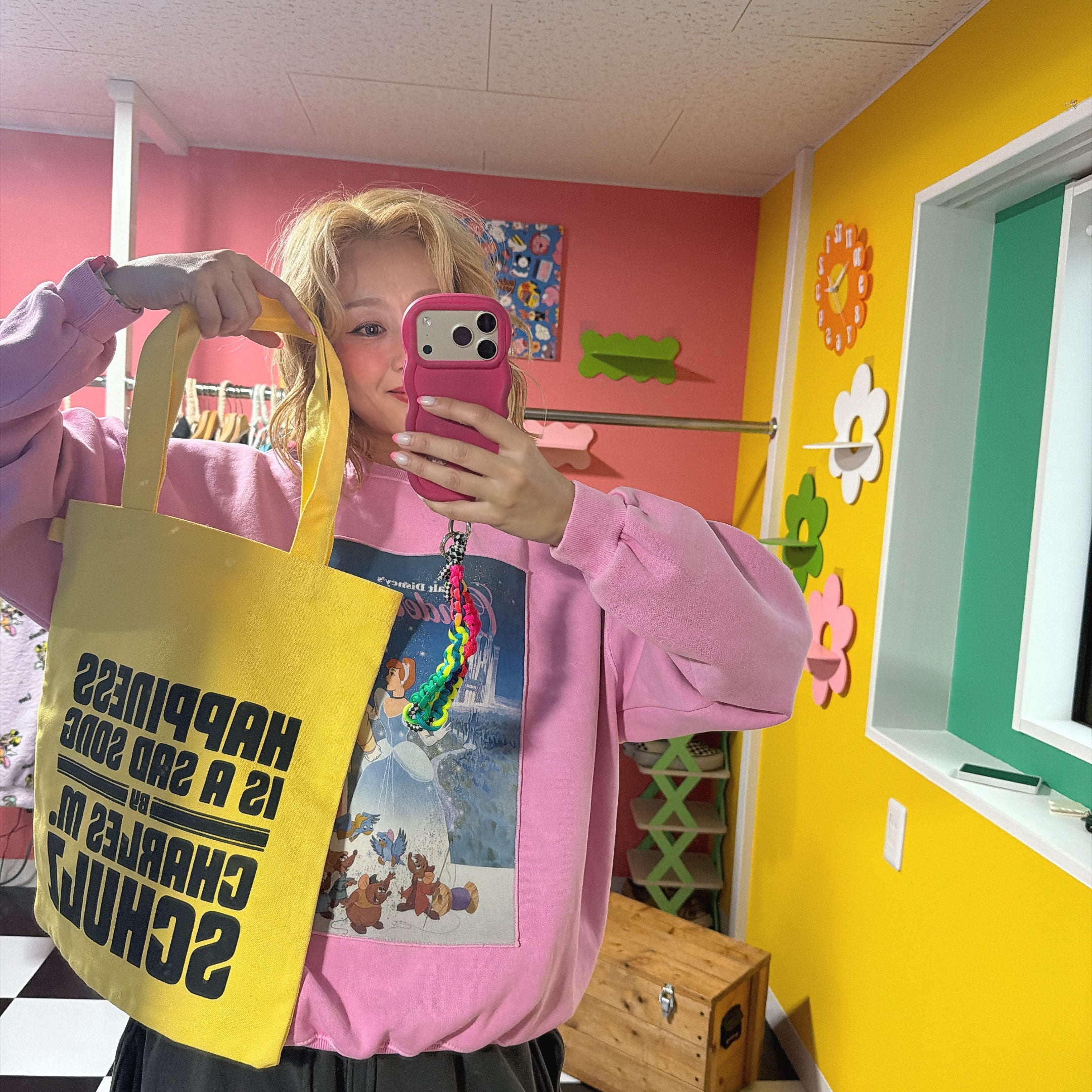 *Pre-order* 6-color NOSTALGICA vintage PEANUTS color canvas tote bag. Scheduled to ship in May.