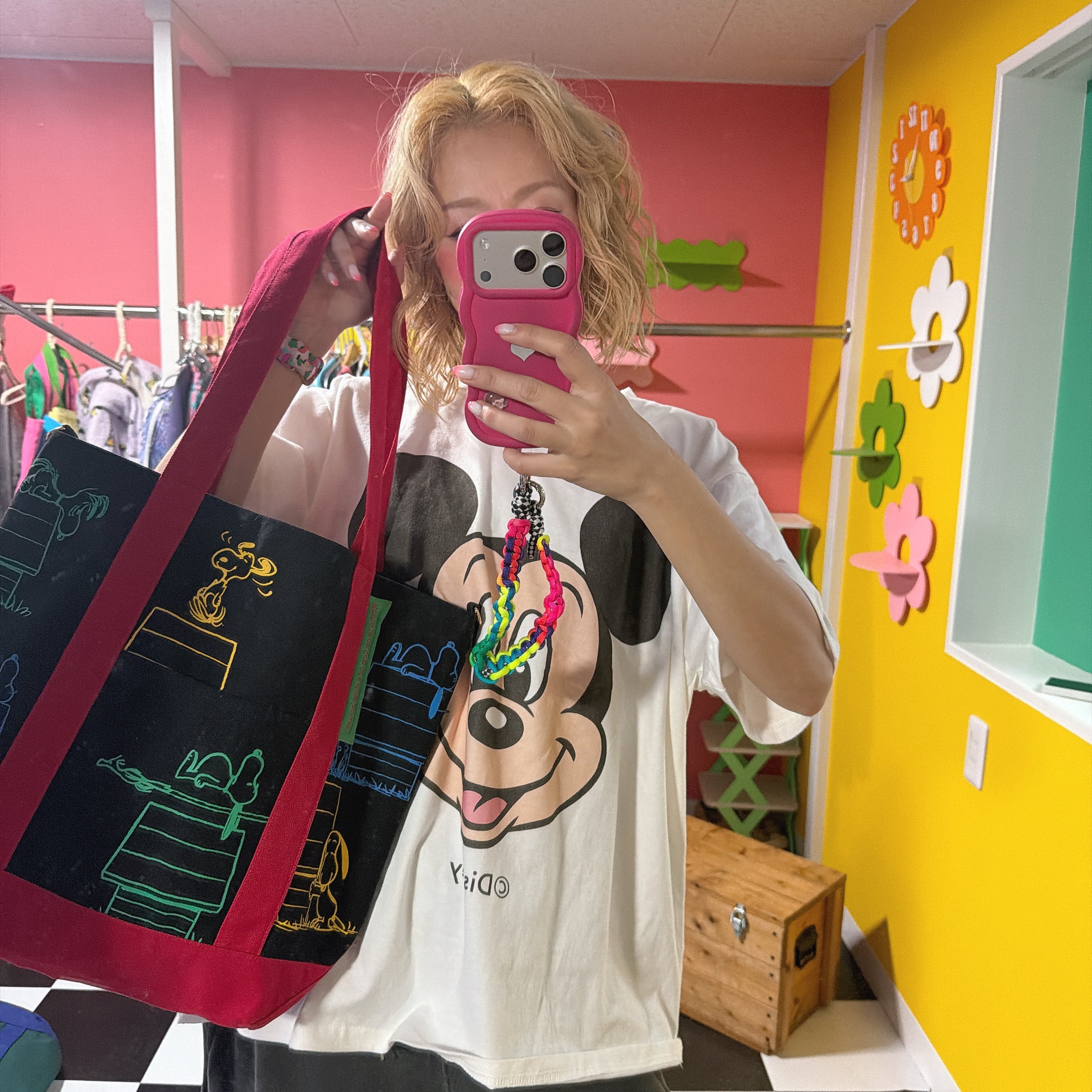 *Pre-order* NOSTALGICA vintage PEANUTS embroidered big tote bag in 3 colors. Scheduled to ship in May.