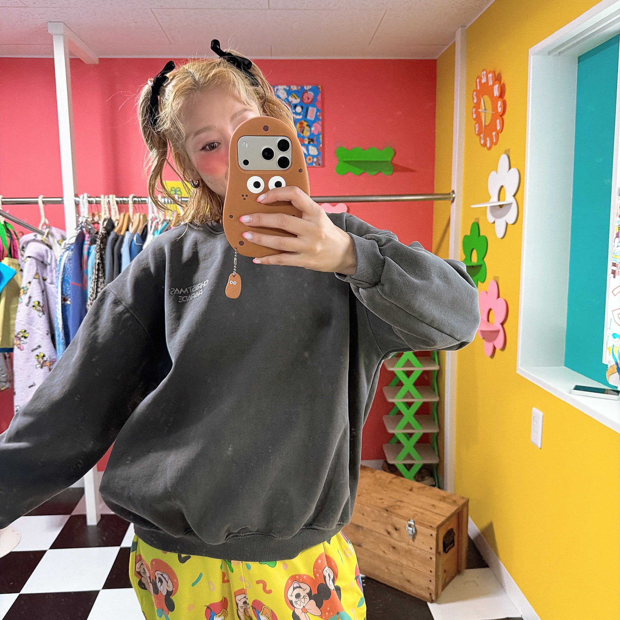 ※予約※4種類 DISNEYポスターピグメントスウェット 1月下旬〜2月上旬の出荷予定